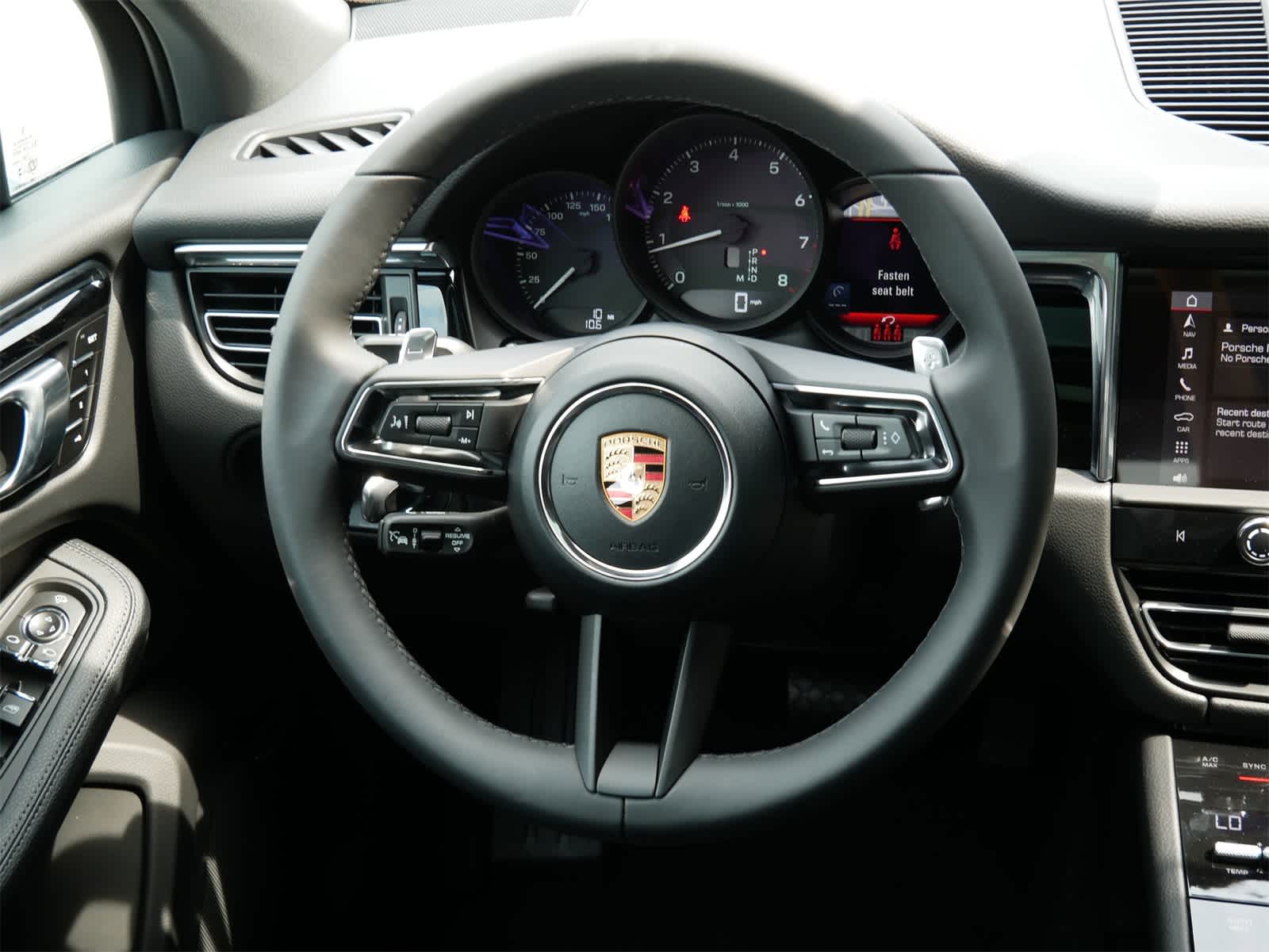 Thumbnail: 2025 Porsche Macan - 8