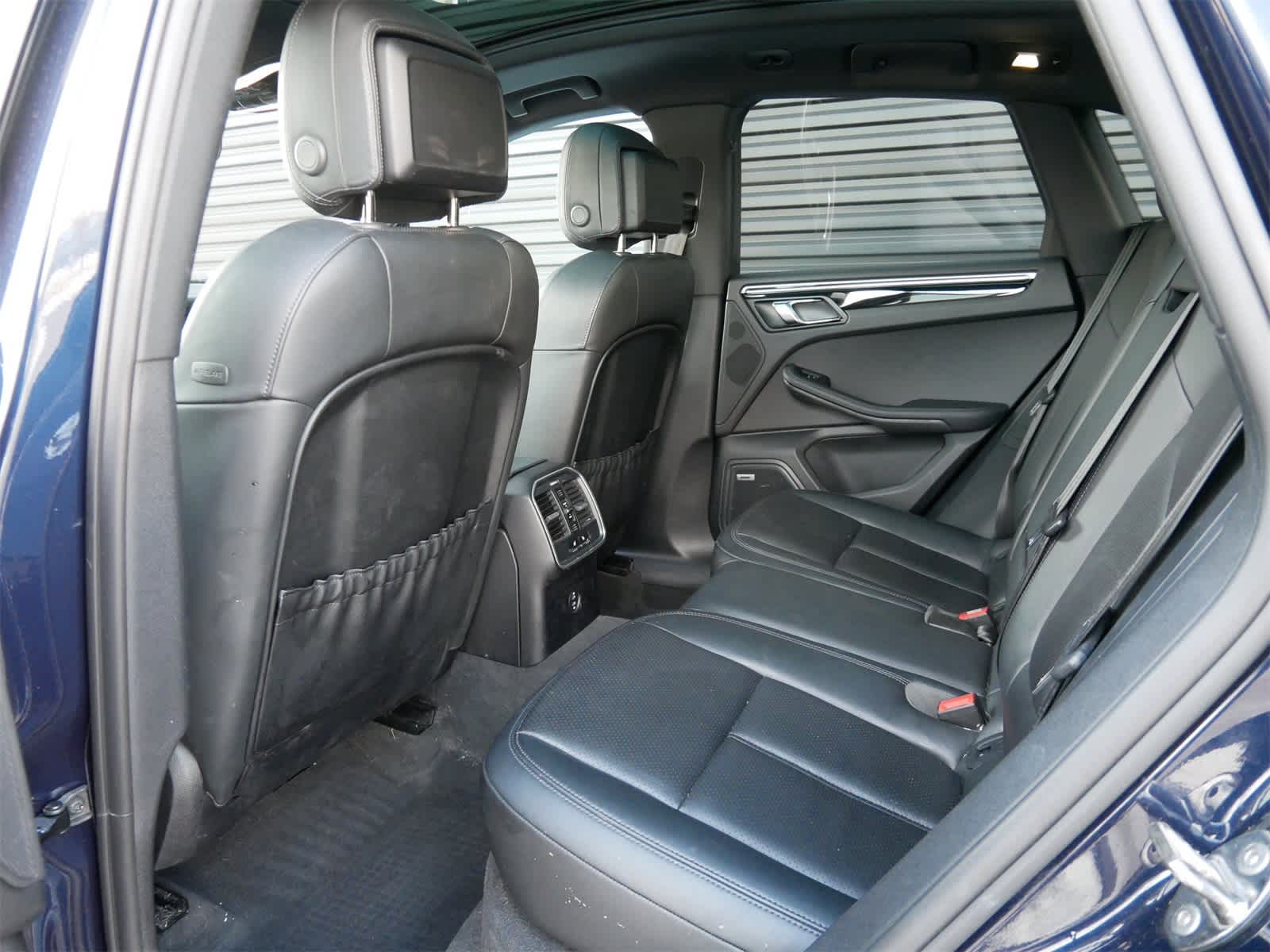 Thumbnail: 2023 Porsche Macan - 11