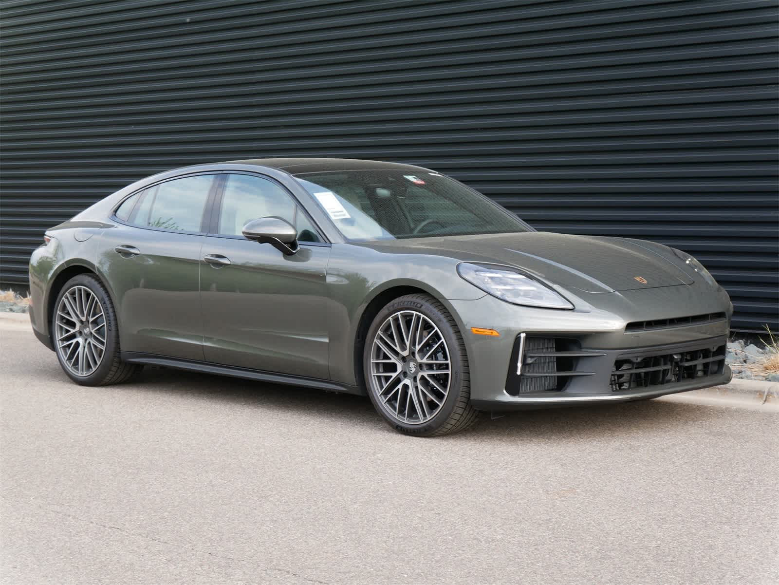 Thumbnail: 2025 Porsche Panamera - 29