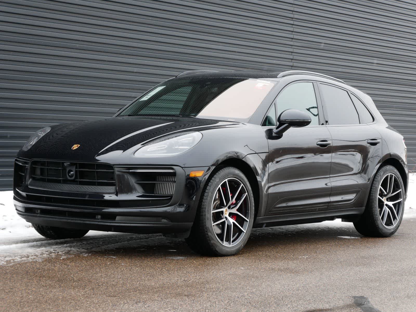 Thumbnail: 2025 Porsche Macan - 1