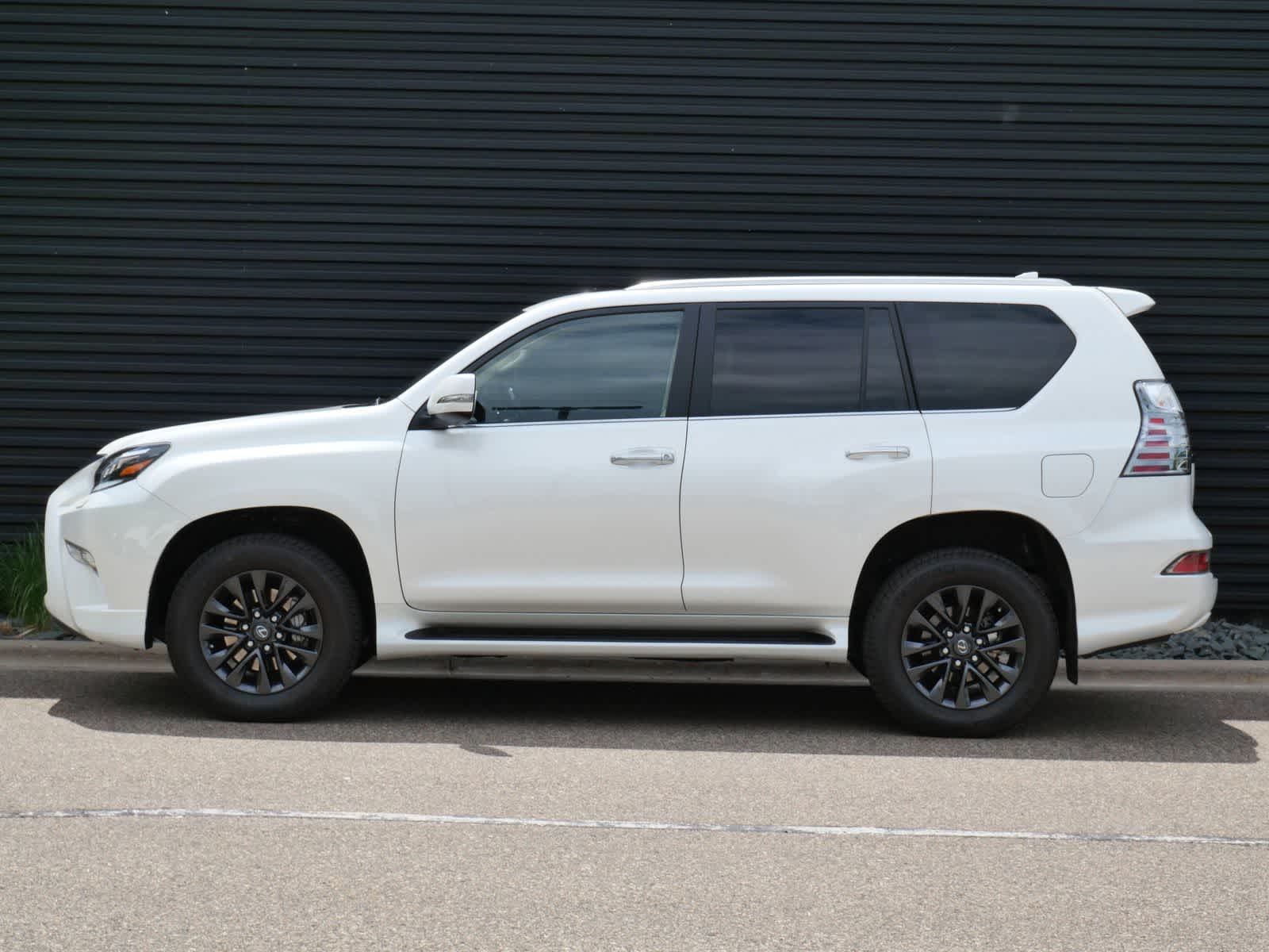Thumbnail: 2023 Lexus GX - 2