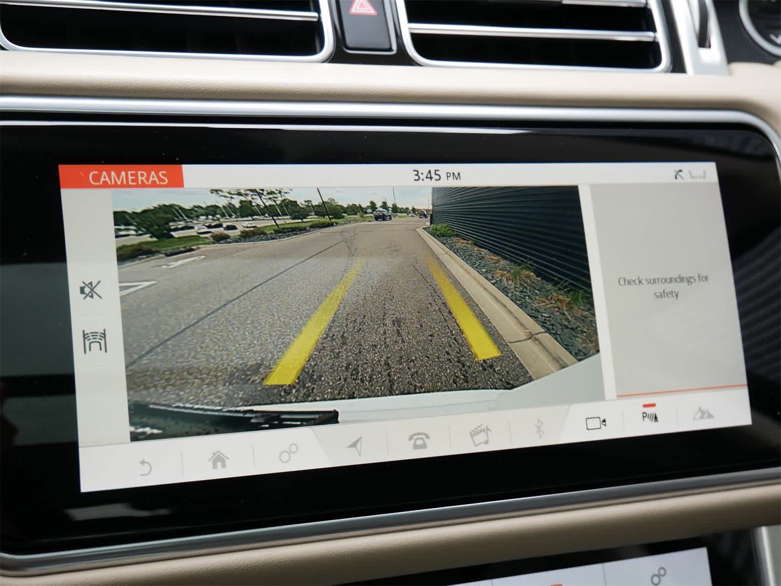 Thumbnail: 2021 Land Rover Range Rover - 21