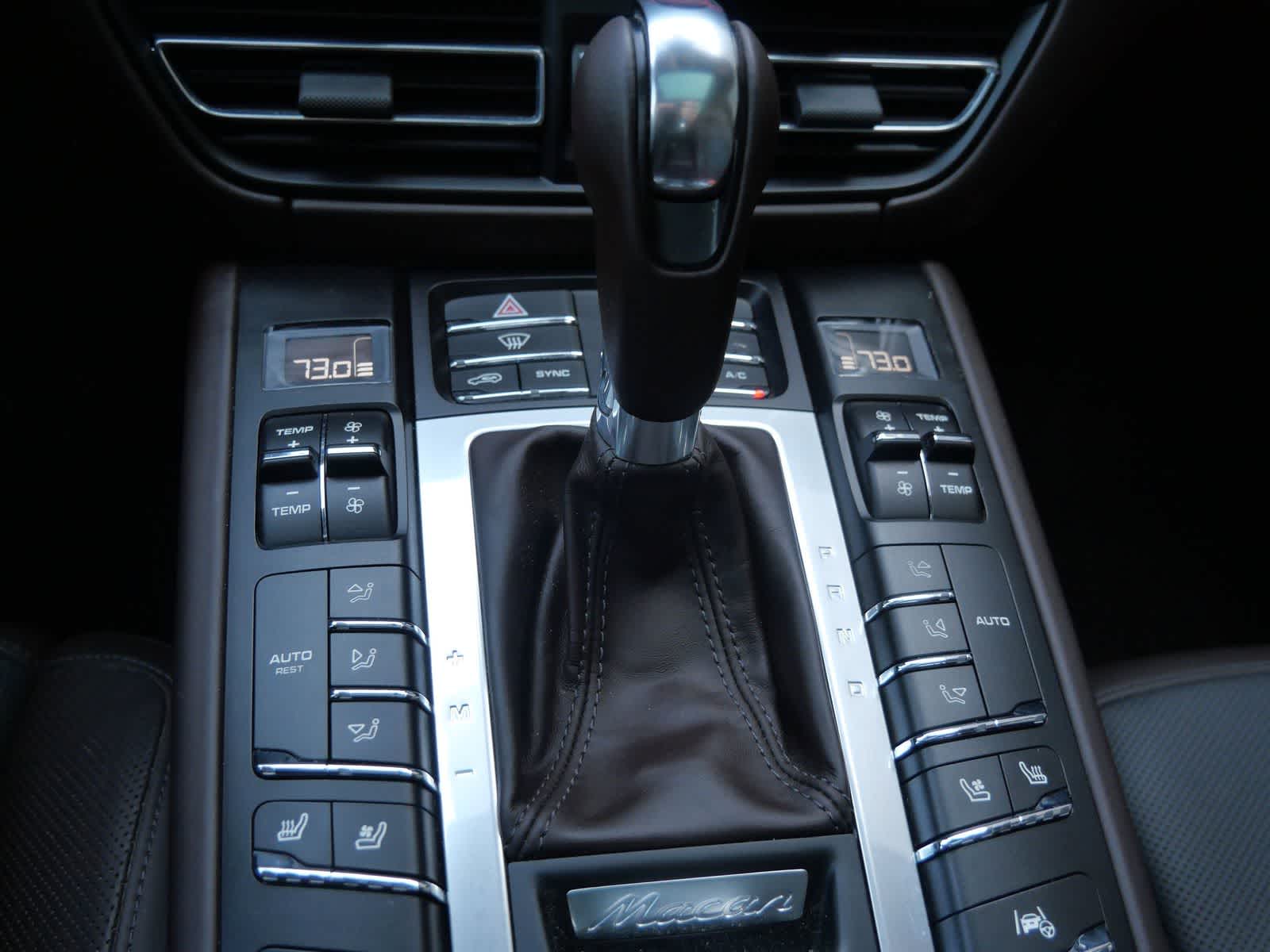 Thumbnail: 2021 Porsche Macan - 18