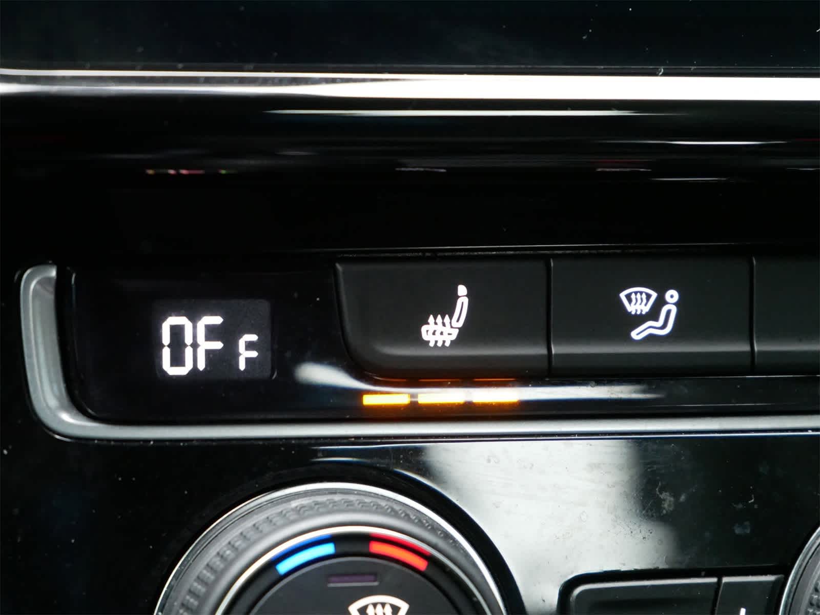 Thumbnail: 2019 Volkswagen Golf - 20