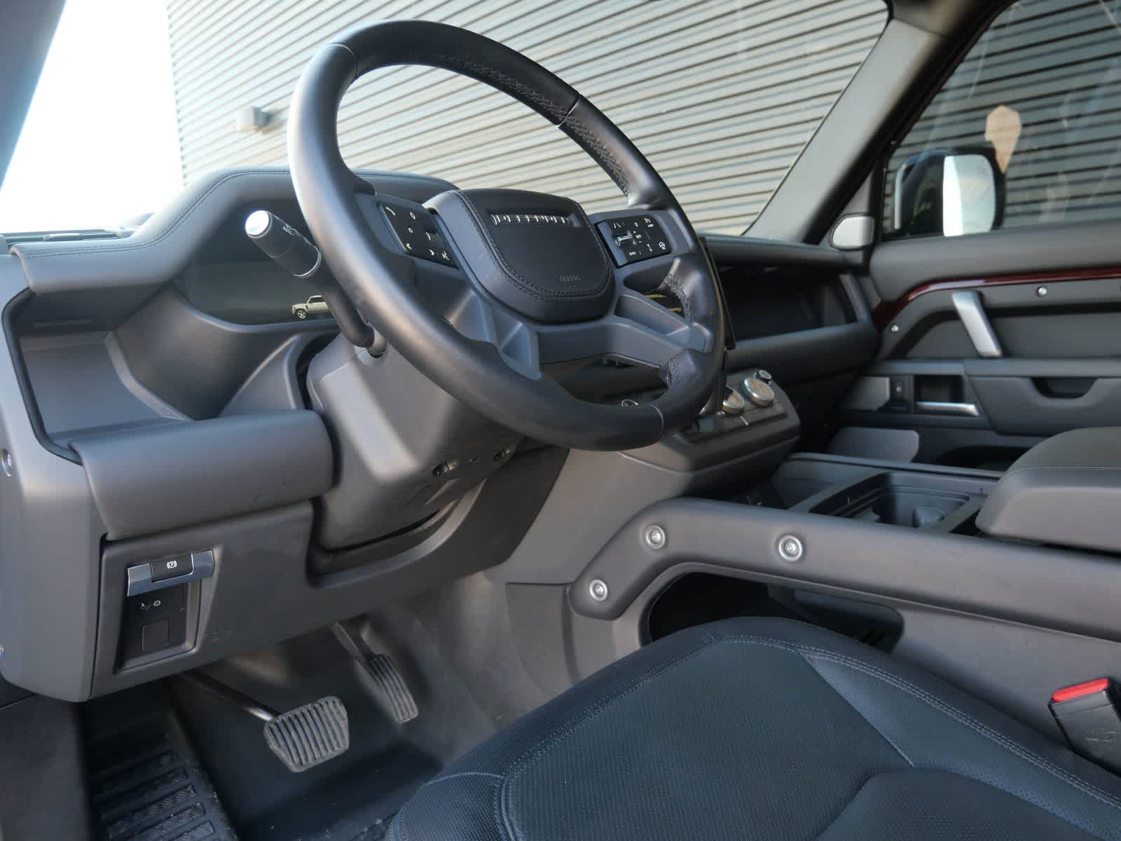 Thumbnail: 2024 Land Rover Defender - 4