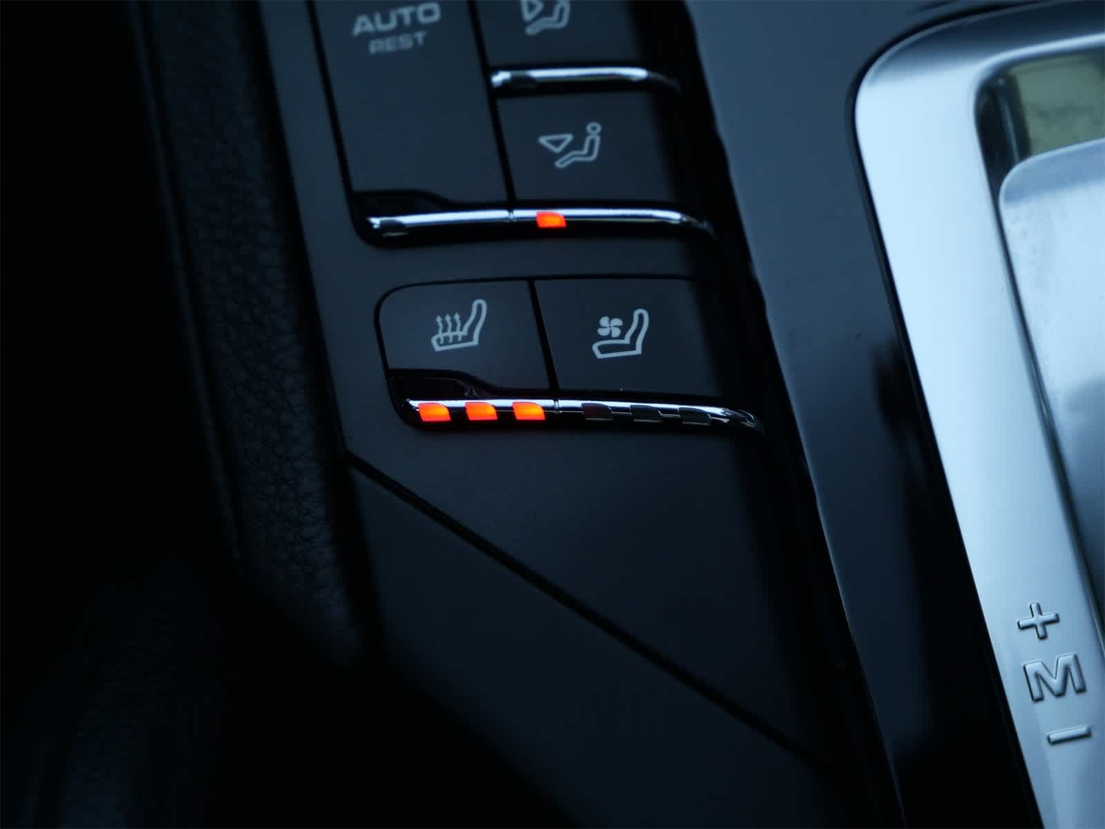 Thumbnail: 2014 Porsche Cayenne - 23