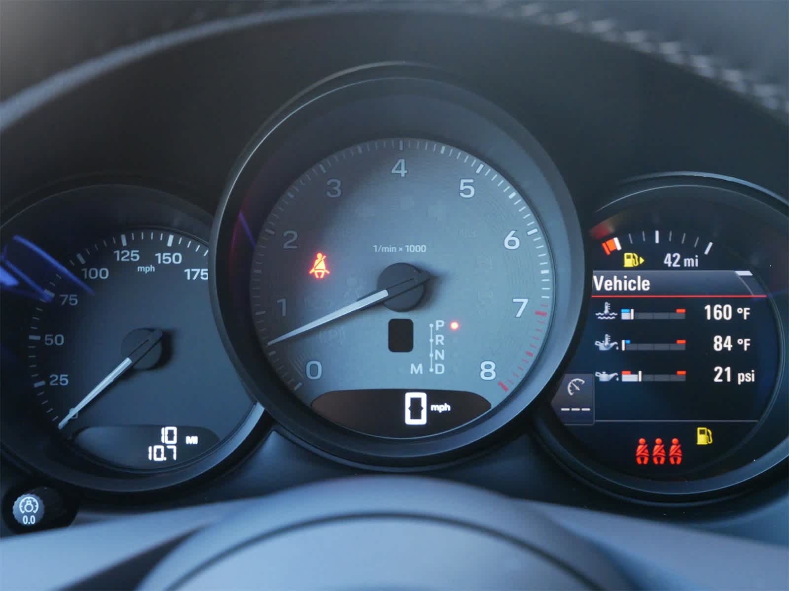 Thumbnail: 2026 Porsche Macan - 17