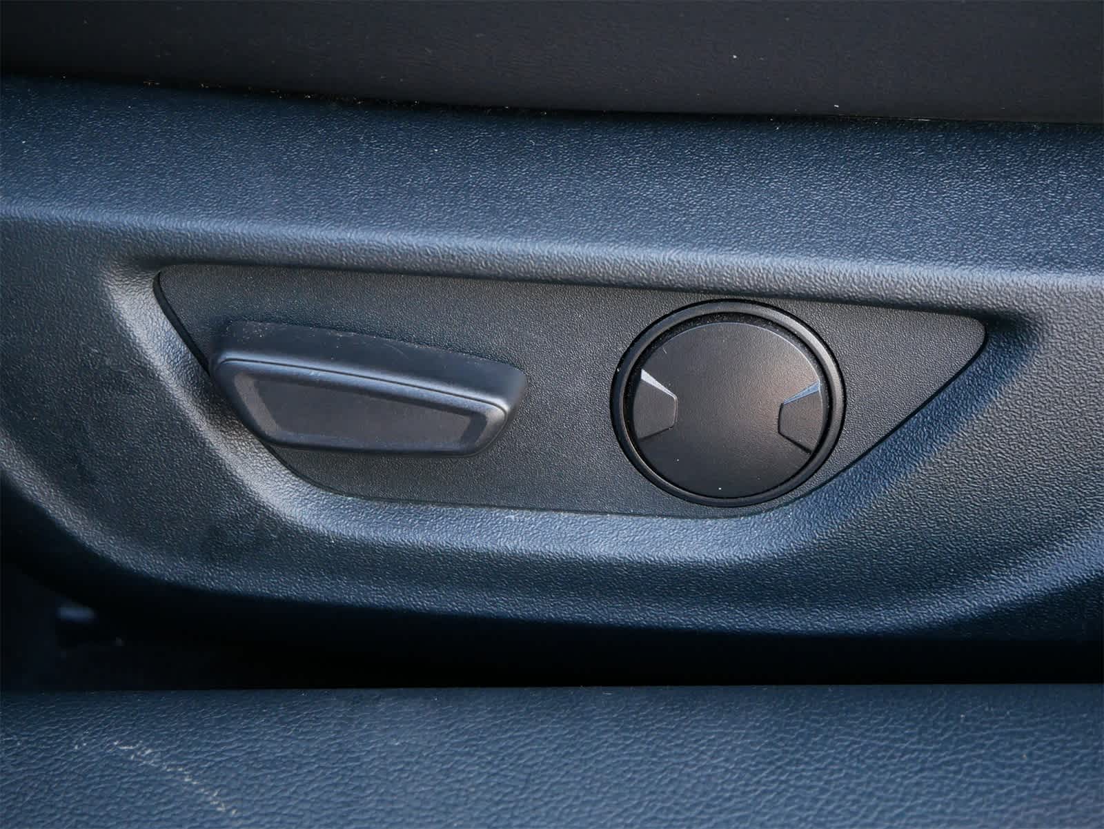 Thumbnail: 2022 Ford Mustang - 10