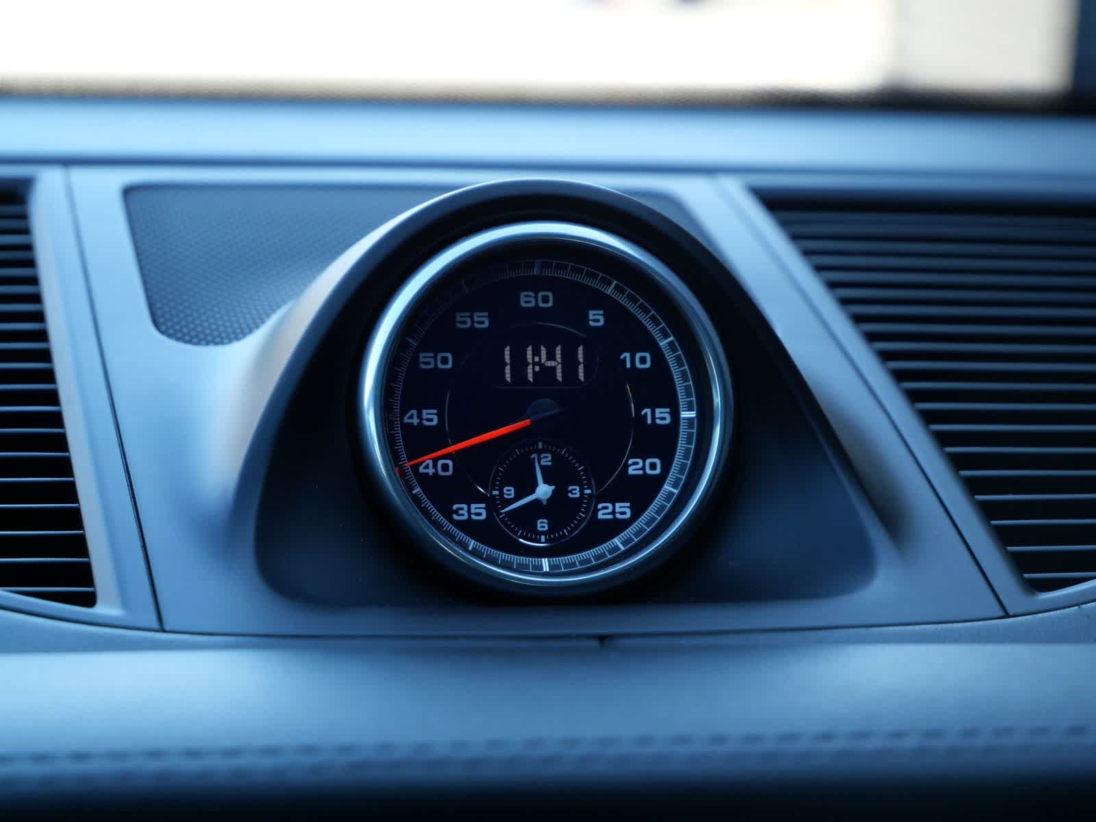 Thumbnail: 2021 Porsche Macan - 27