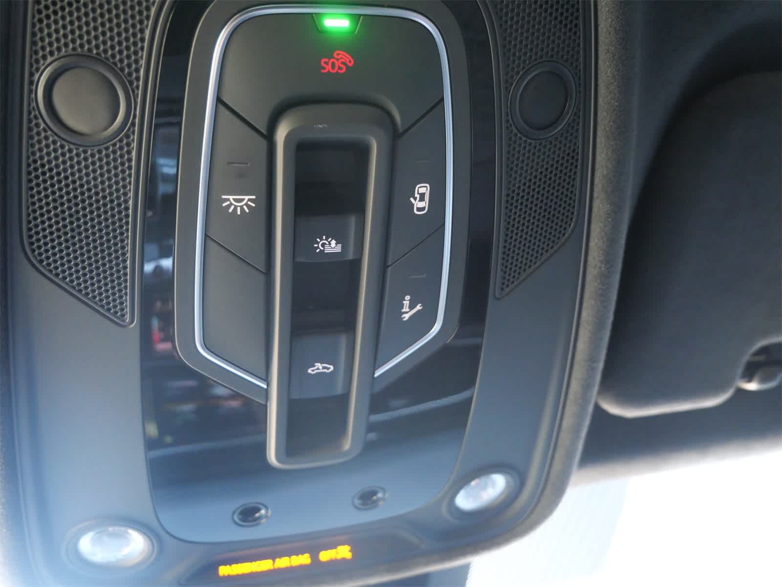 Thumbnail: 2025 Audi RS Q8 - 26