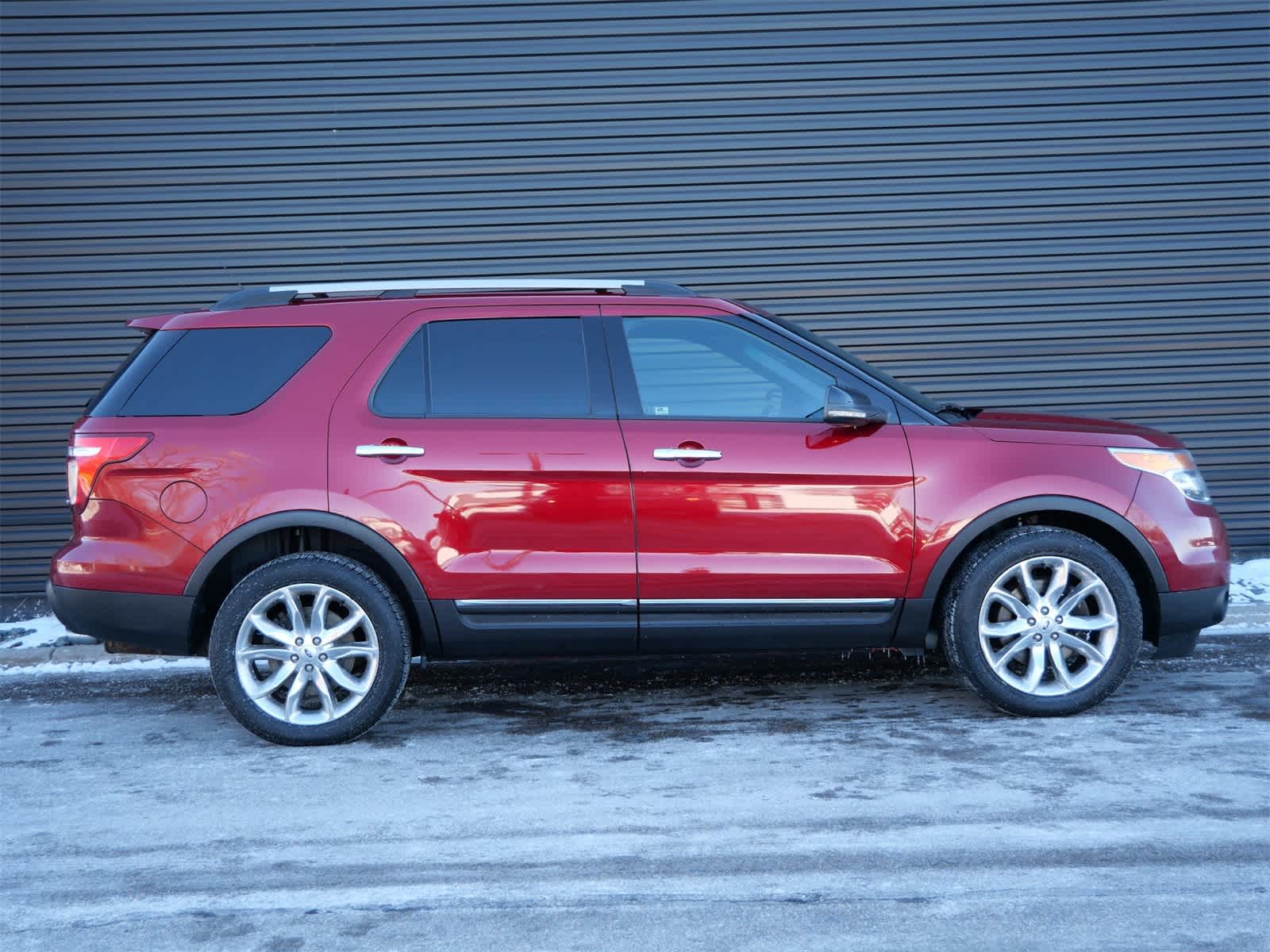 Thumbnail: 2015 Ford Explorer - 27