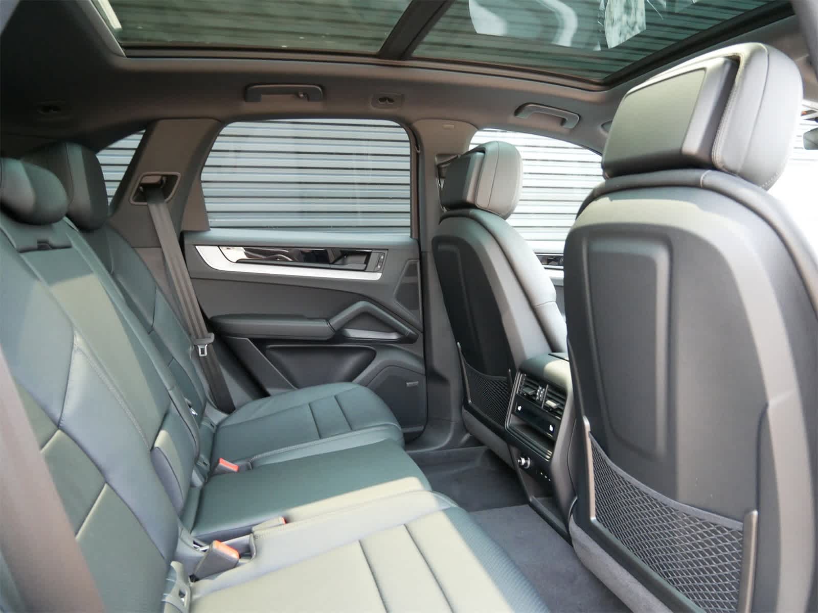 Thumbnail: 2025 Porsche Cayenne - 27