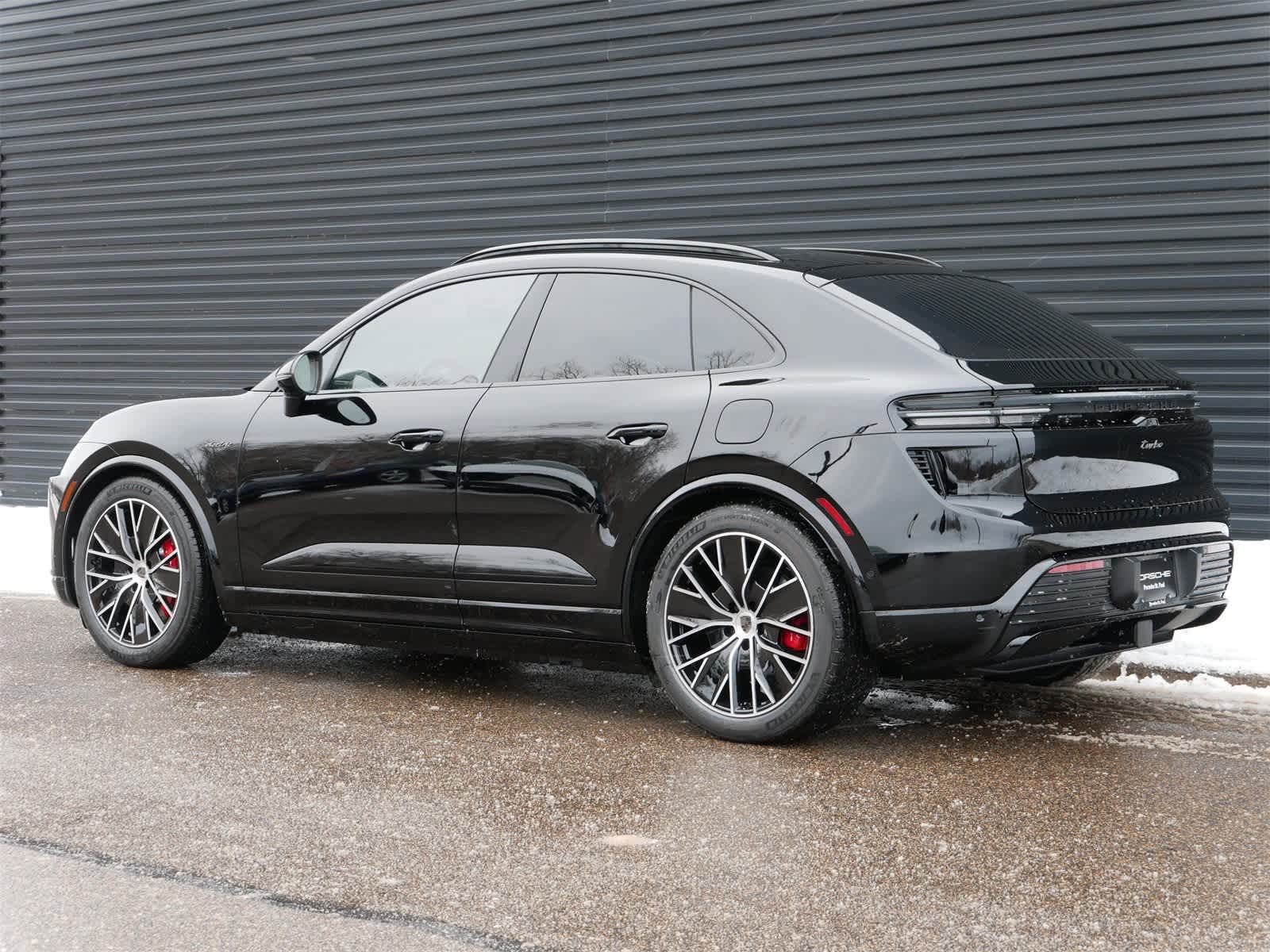 Thumbnail: 2025 Porsche Macan - 3