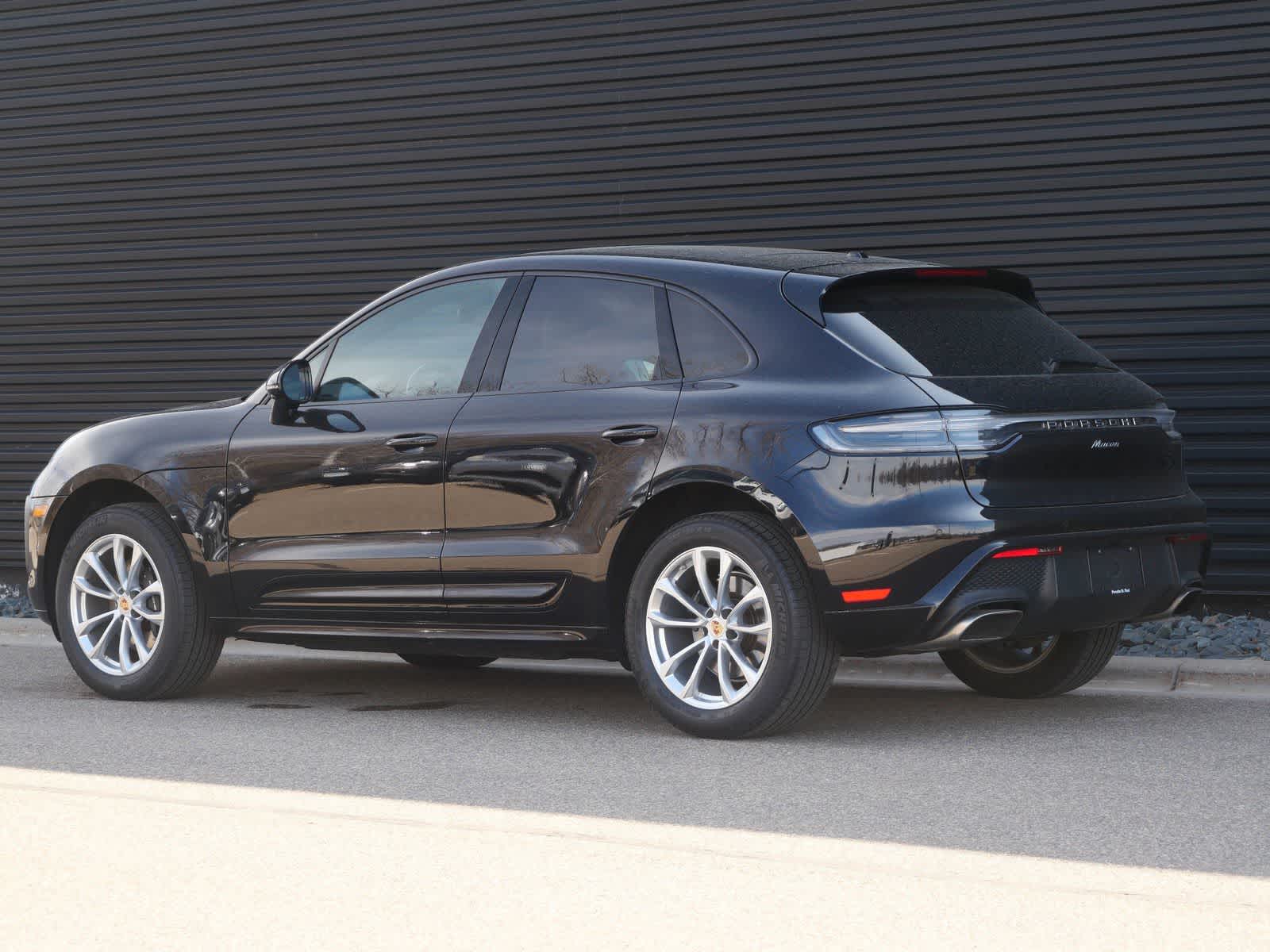 Thumbnail: 2024 Porsche Macan - 3