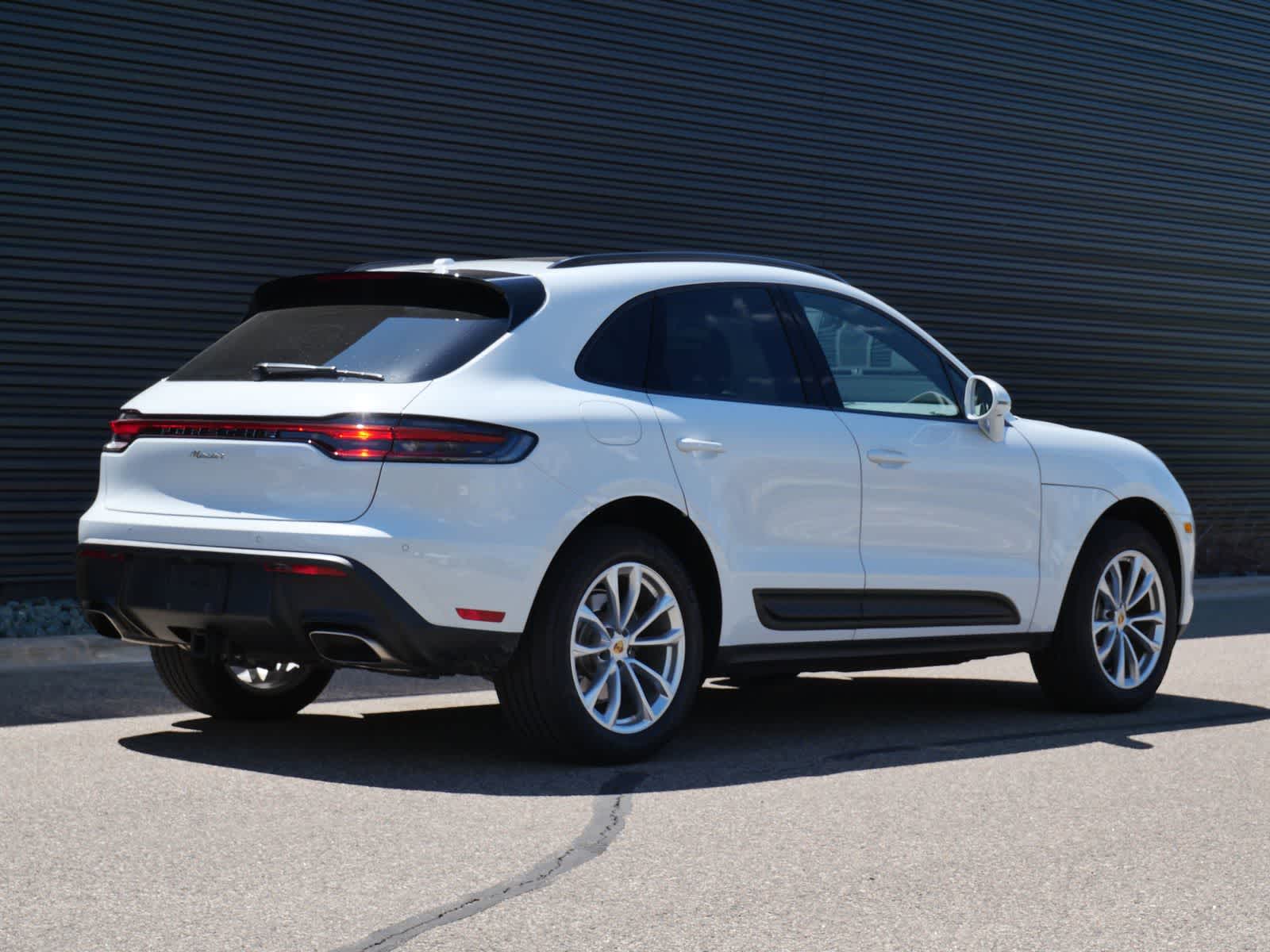 Thumbnail: 2025 Porsche Macan - 26