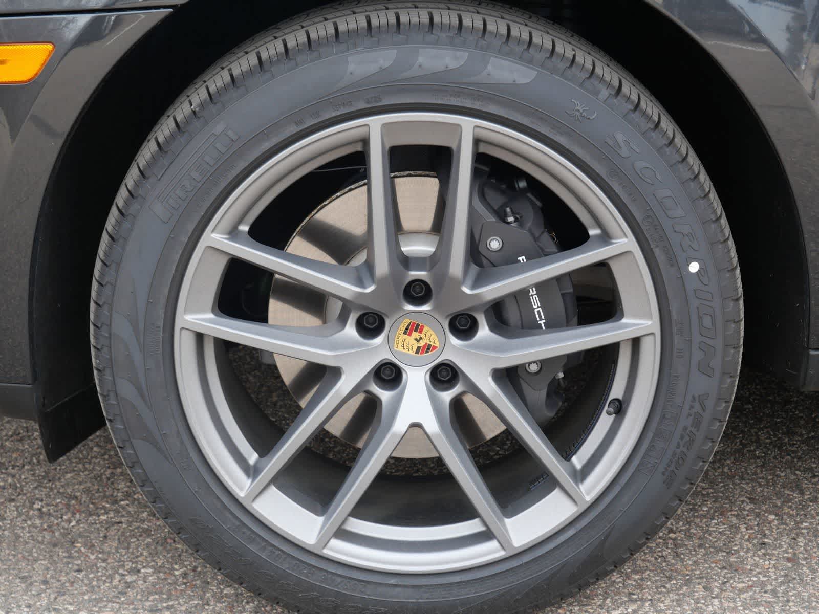 Thumbnail: 2026 Porsche Macan - 7
