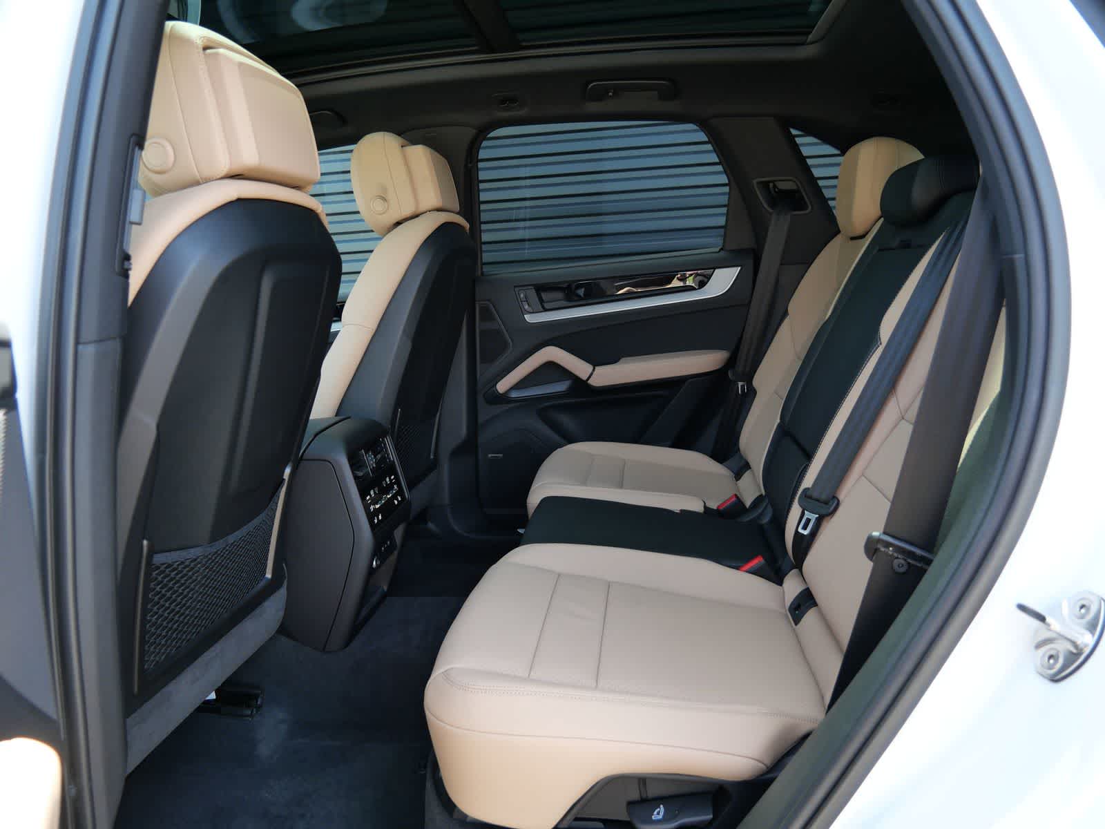 Thumbnail: 2026 Porsche Cayenne - 11