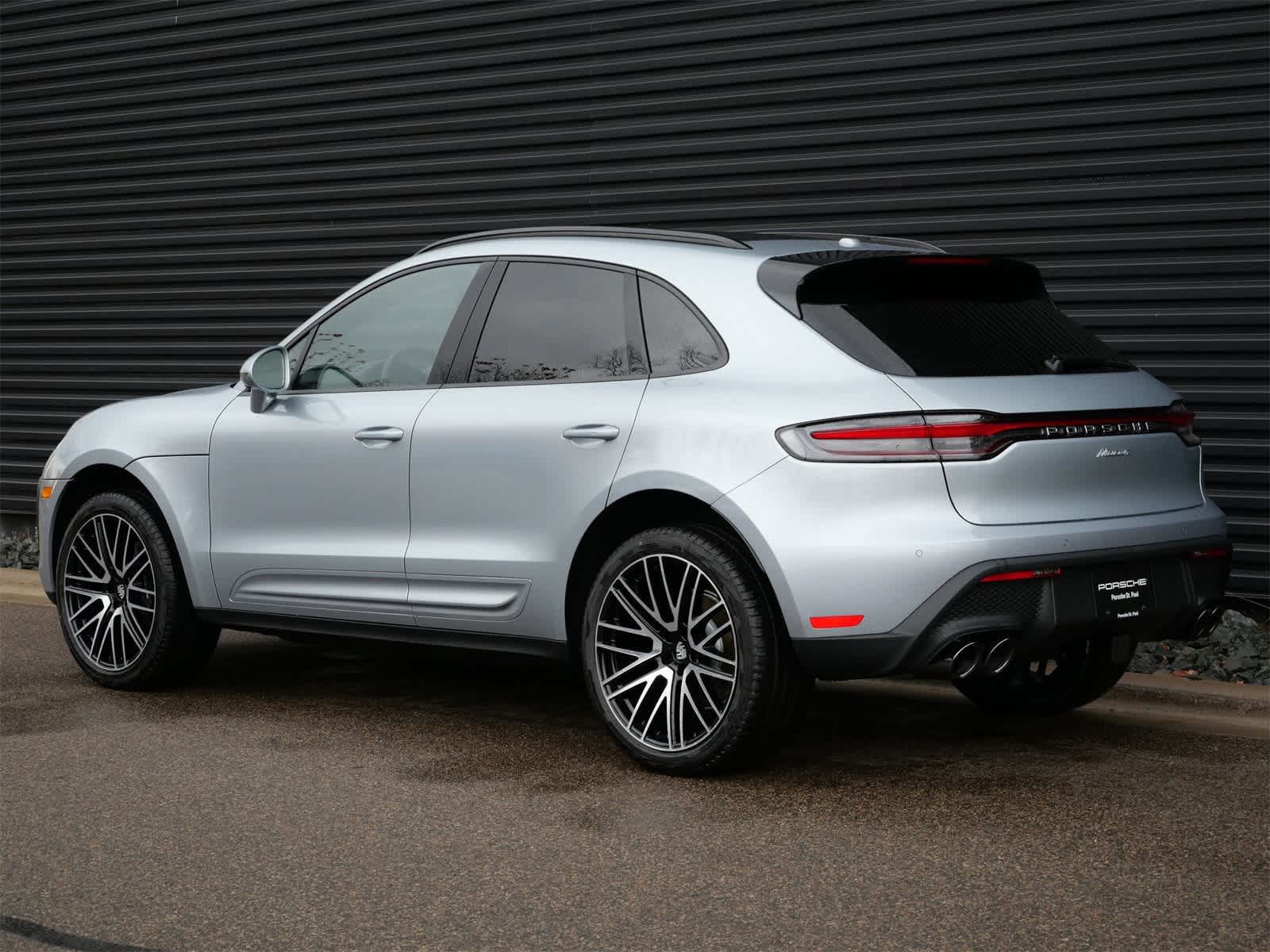Thumbnail: 2026 Porsche Macan - 3