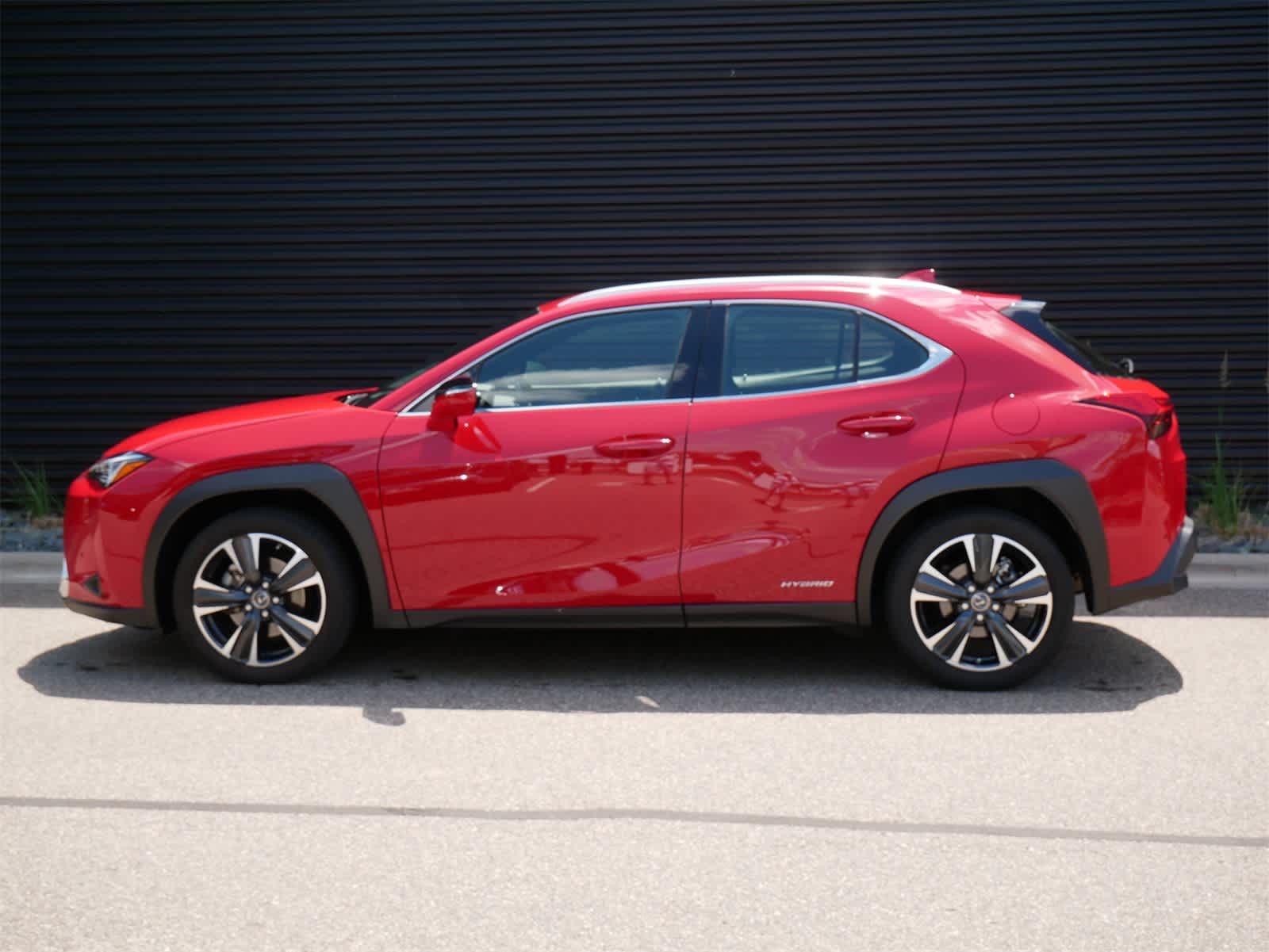 Thumbnail: 2021 Lexus UX - 2