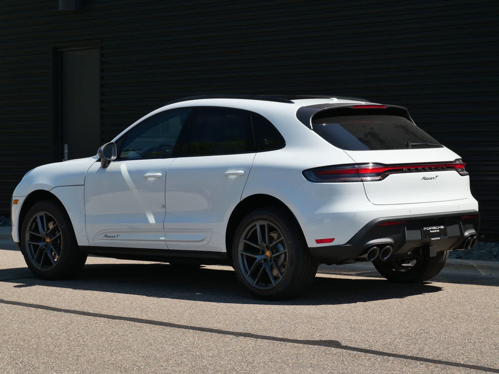 Thumbnail: 2026 Porsche Macan - 3