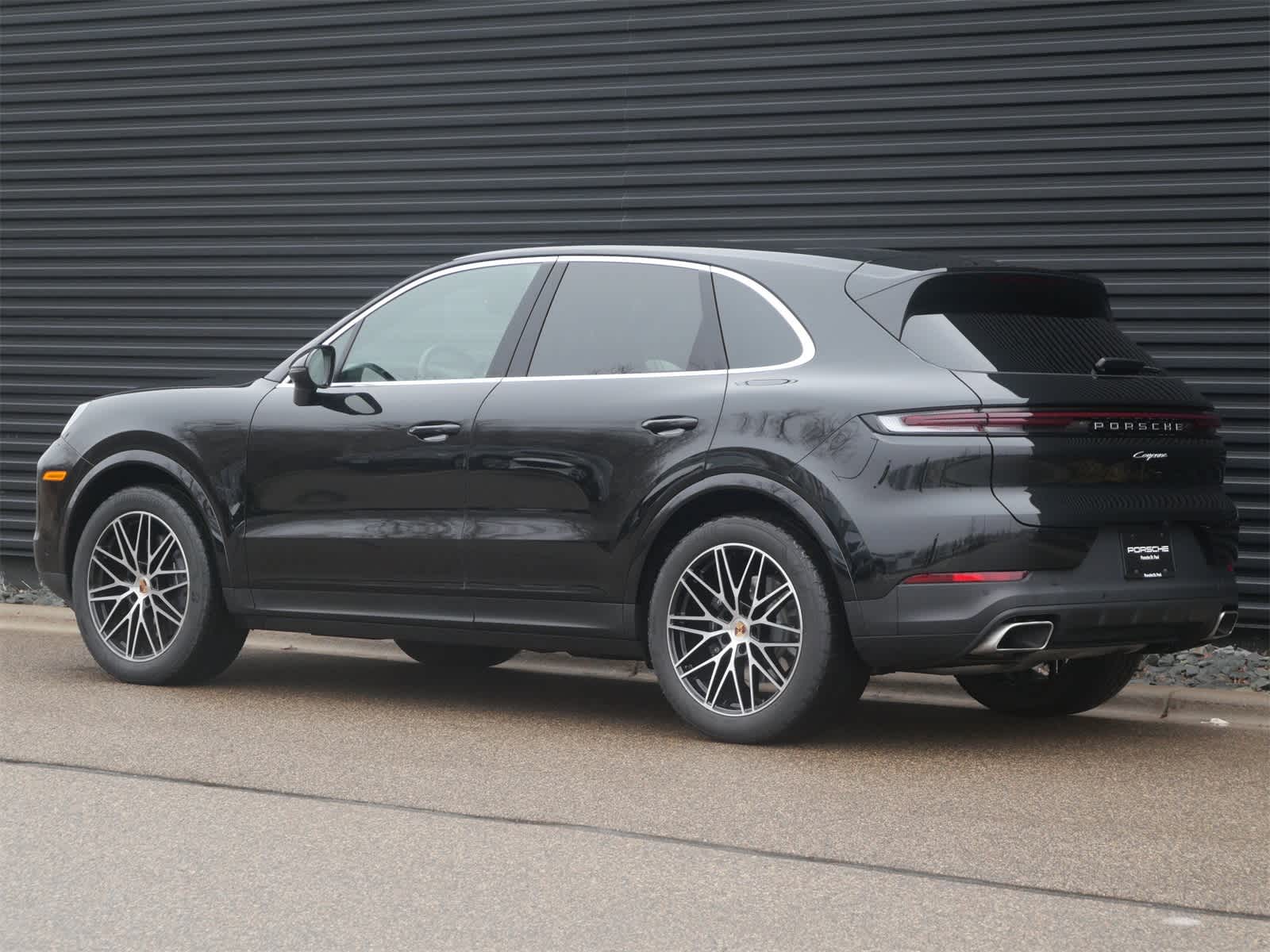 Thumbnail: 2025 Porsche Cayenne - 3
