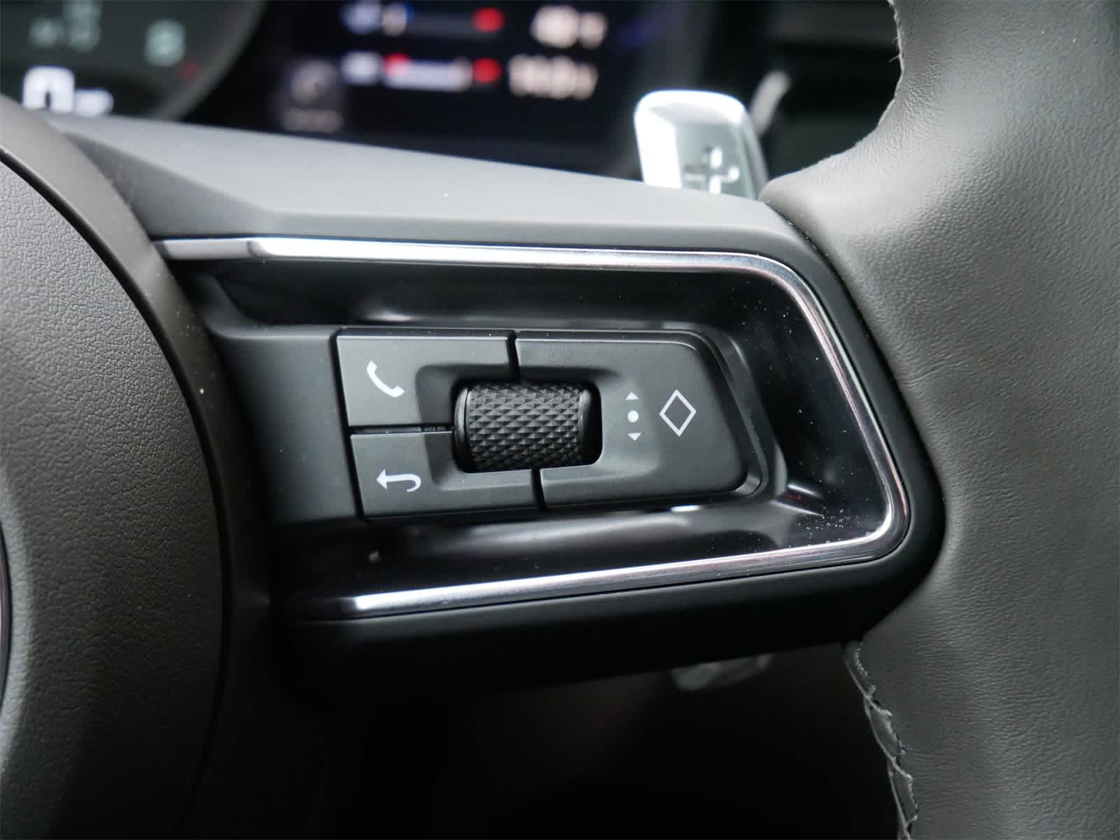 Thumbnail: 2025 Porsche Macan - 19