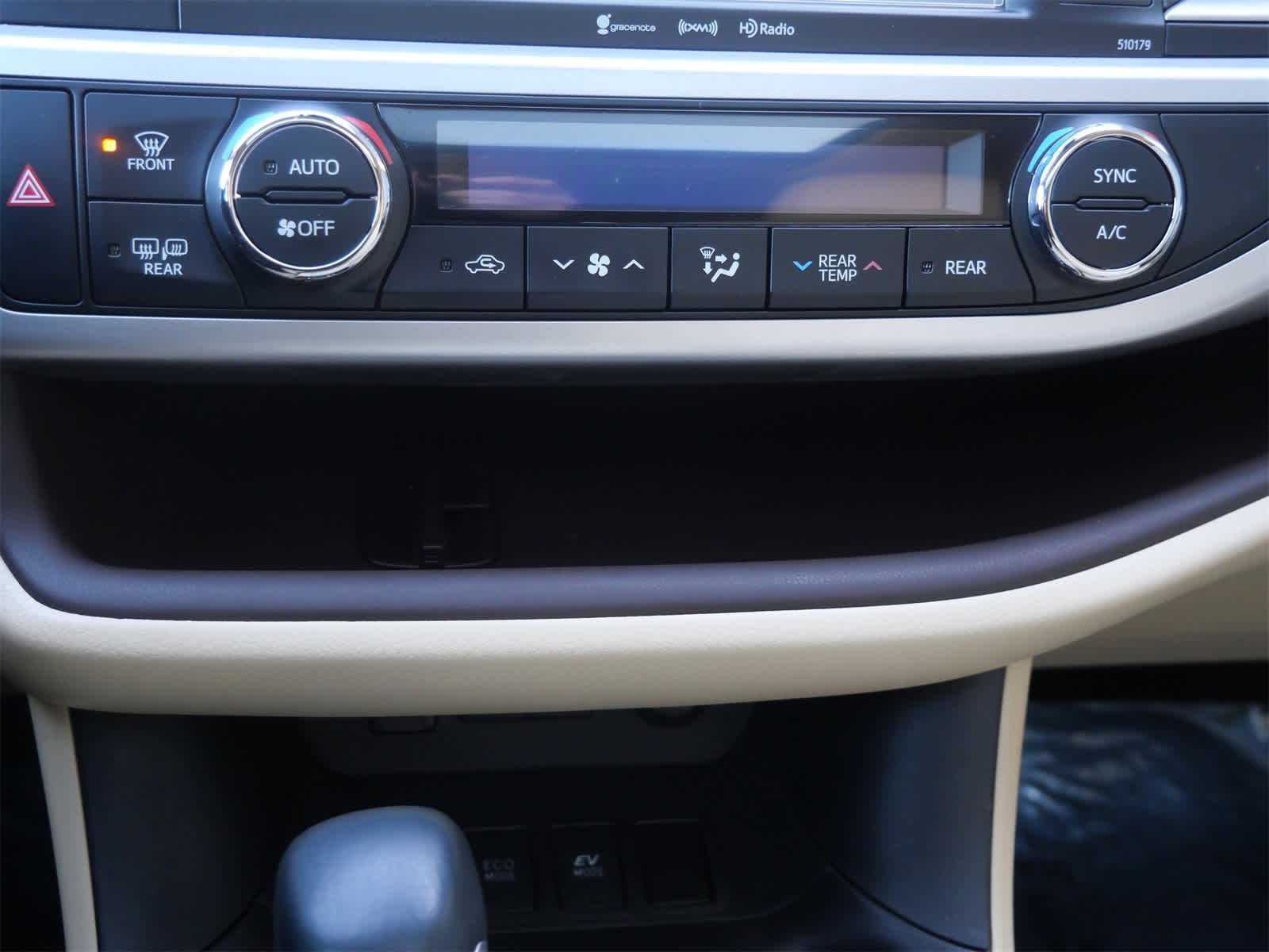 Thumbnail: 2017 Toyota Highlander - 22