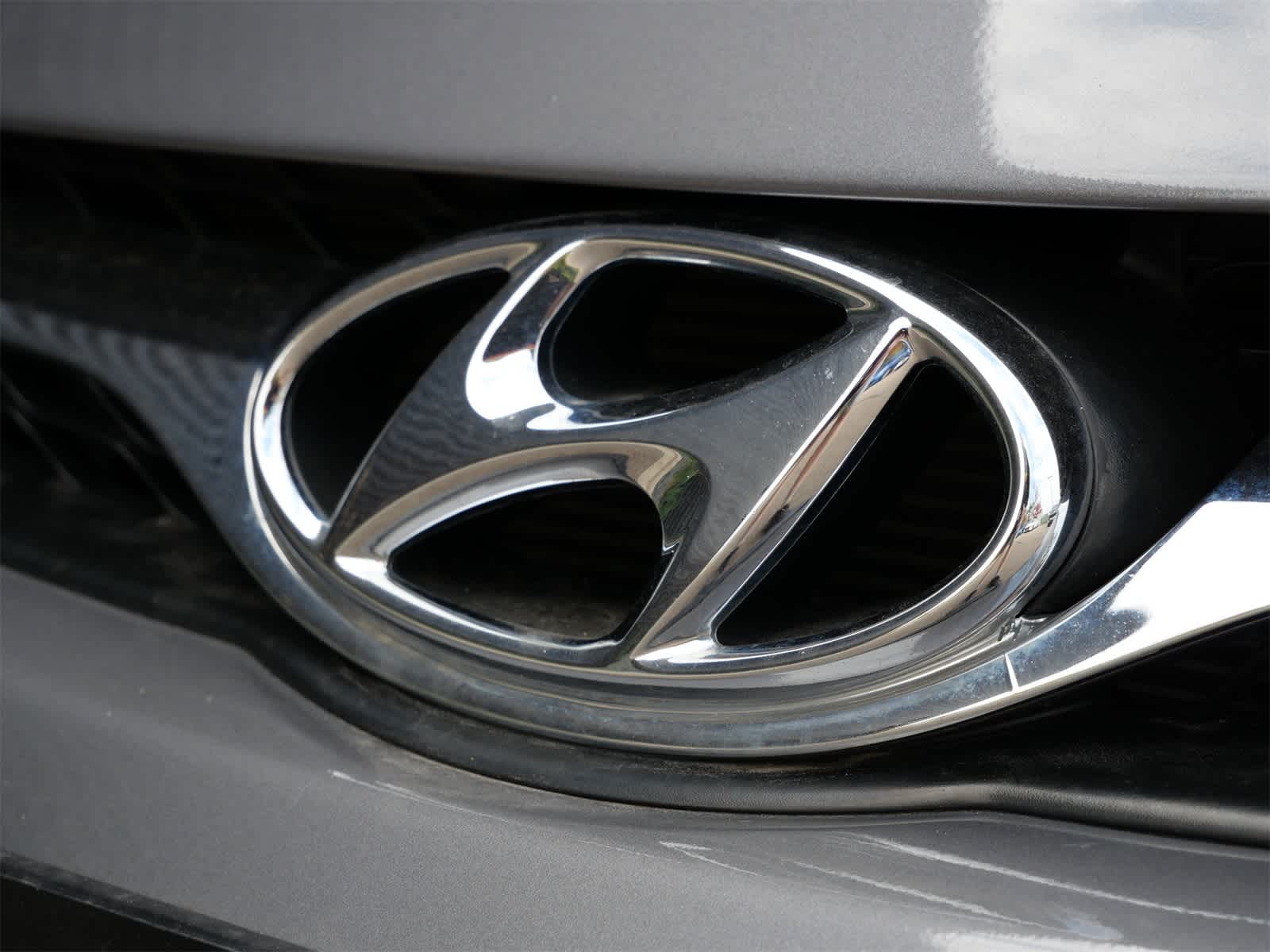 Thumbnail: 2013 Hyundai Elantra - 20