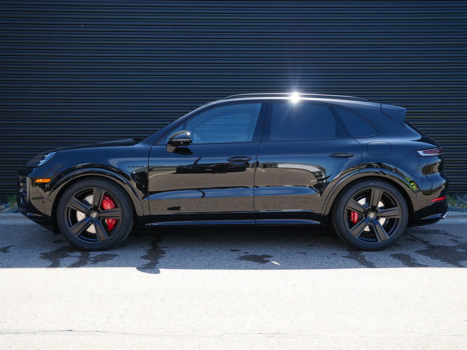 Thumbnail: 2026 Porsche Cayenne - 2