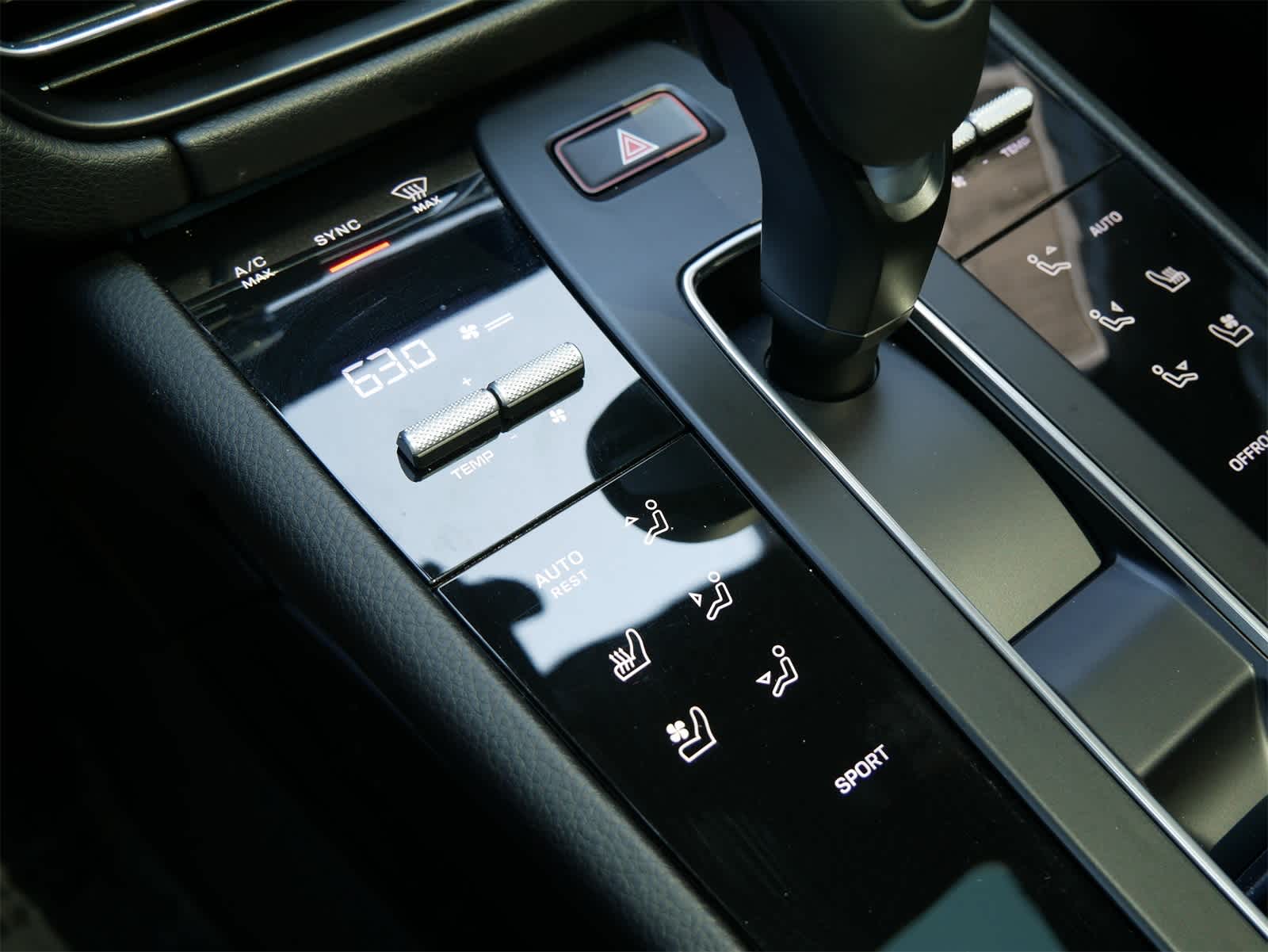 Thumbnail: 2025 Porsche Macan - 16
