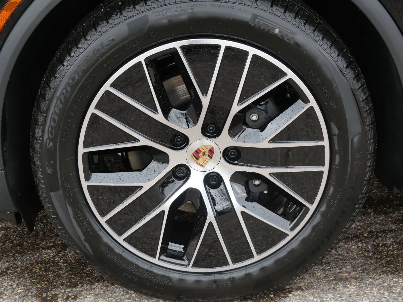 Thumbnail: 2026 Porsche Macan - 6