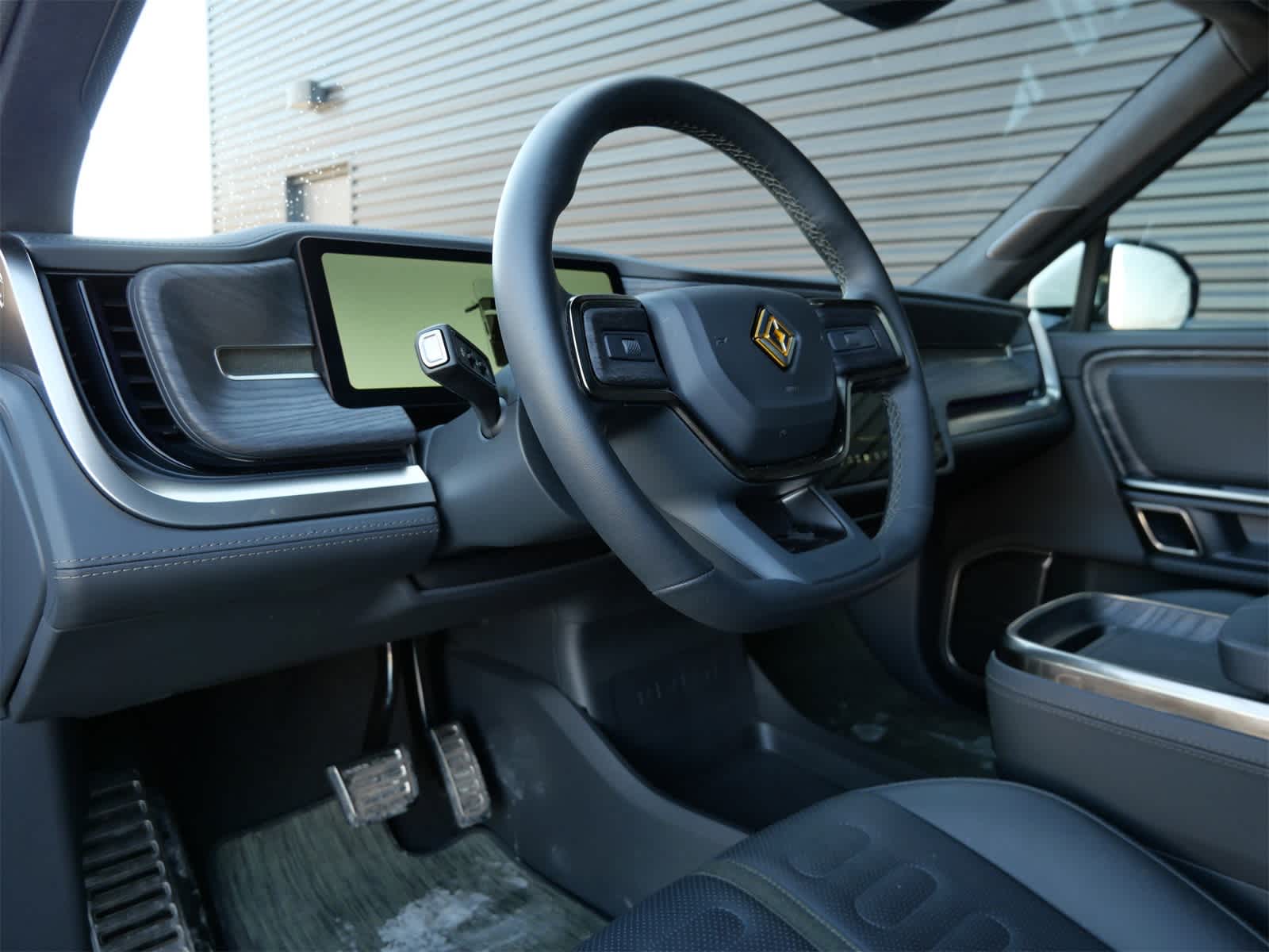 Thumbnail: 2022 Rivian R1T - 4