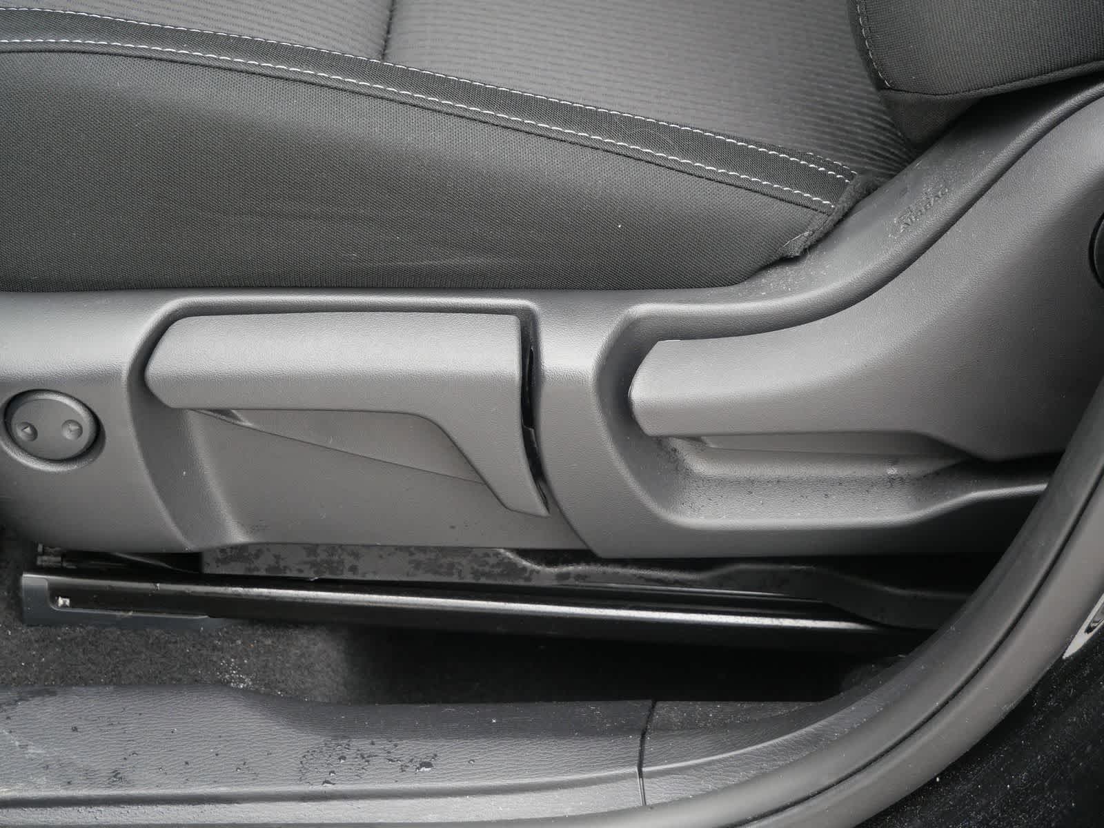 Thumbnail: 2024 Mitsubishi Outlander - 10