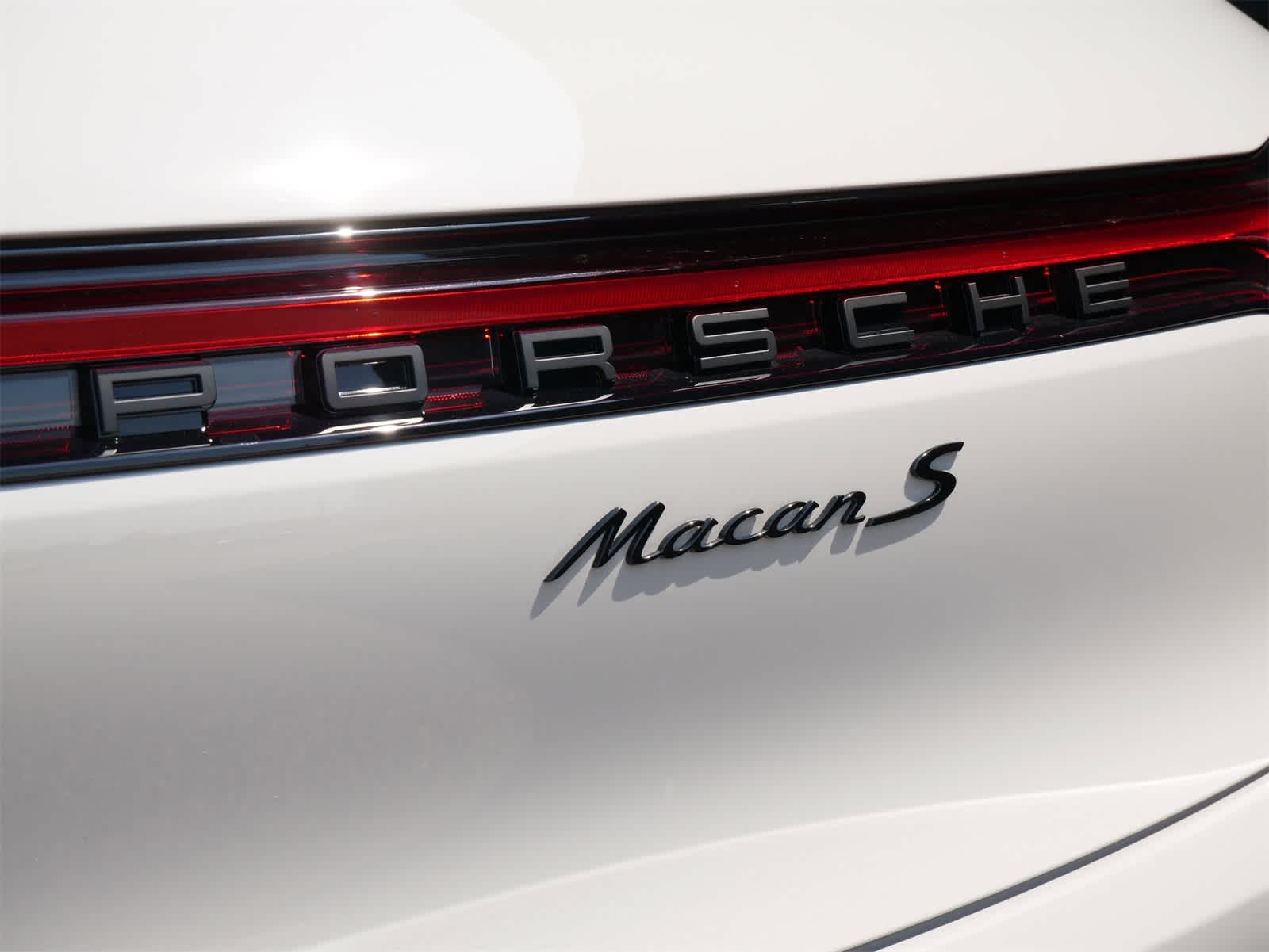 Thumbnail: 2025 Porsche Macan - 23