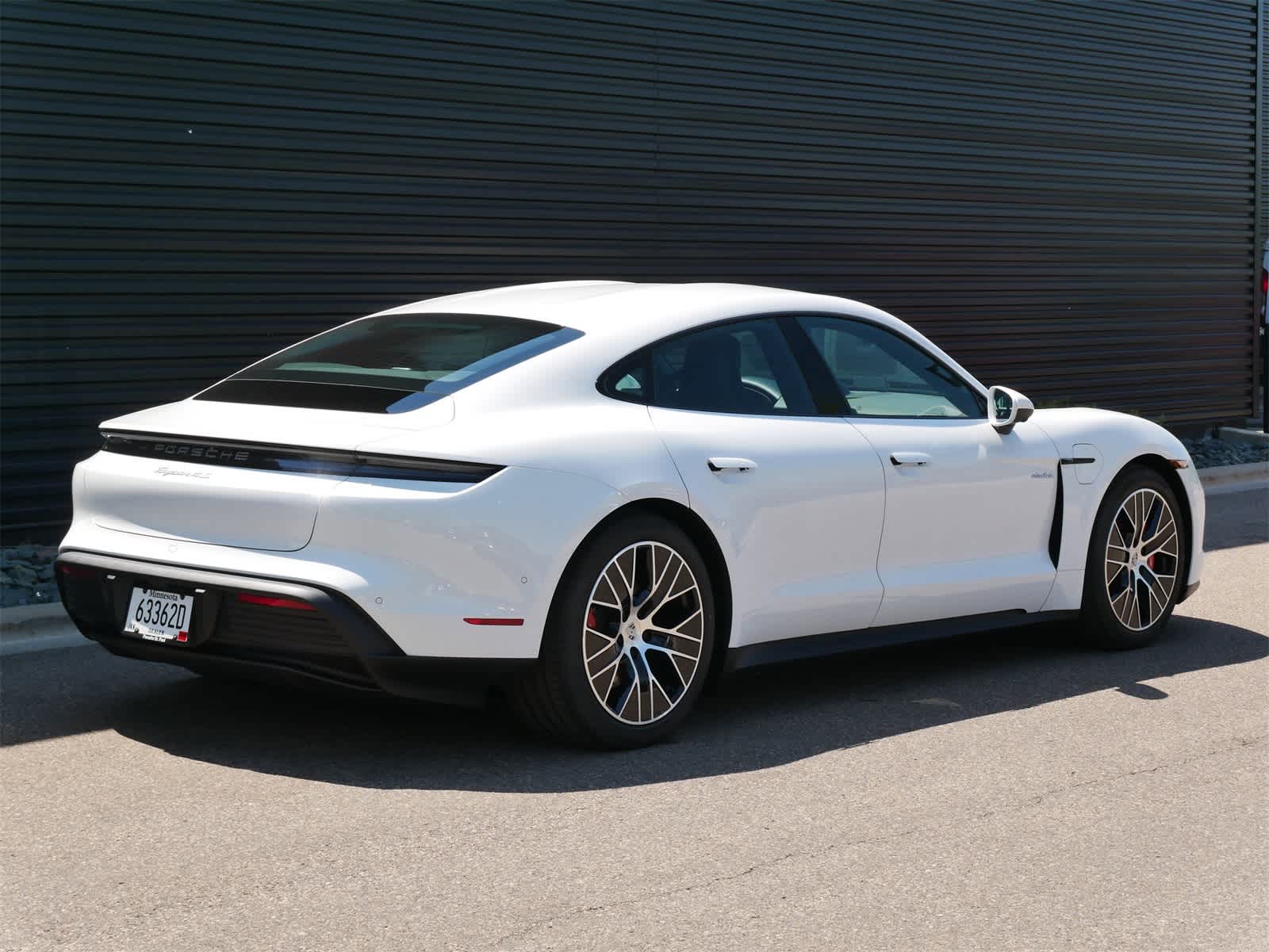 Thumbnail: 2025 Porsche Taycan - 25