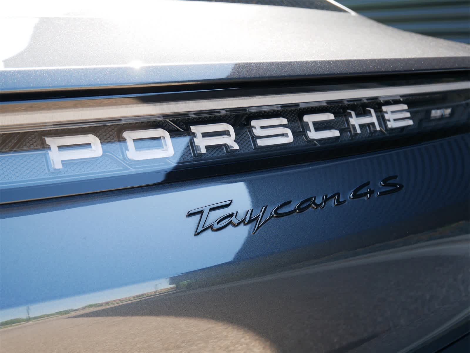Thumbnail: 2025 Porsche Taycan - 24