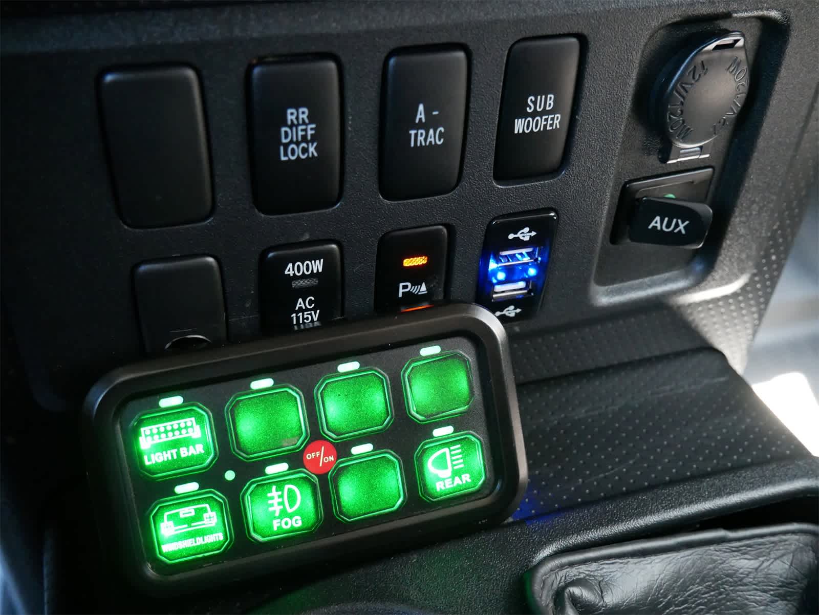 Thumbnail: 2007 Toyota FJ Cruiser - 15