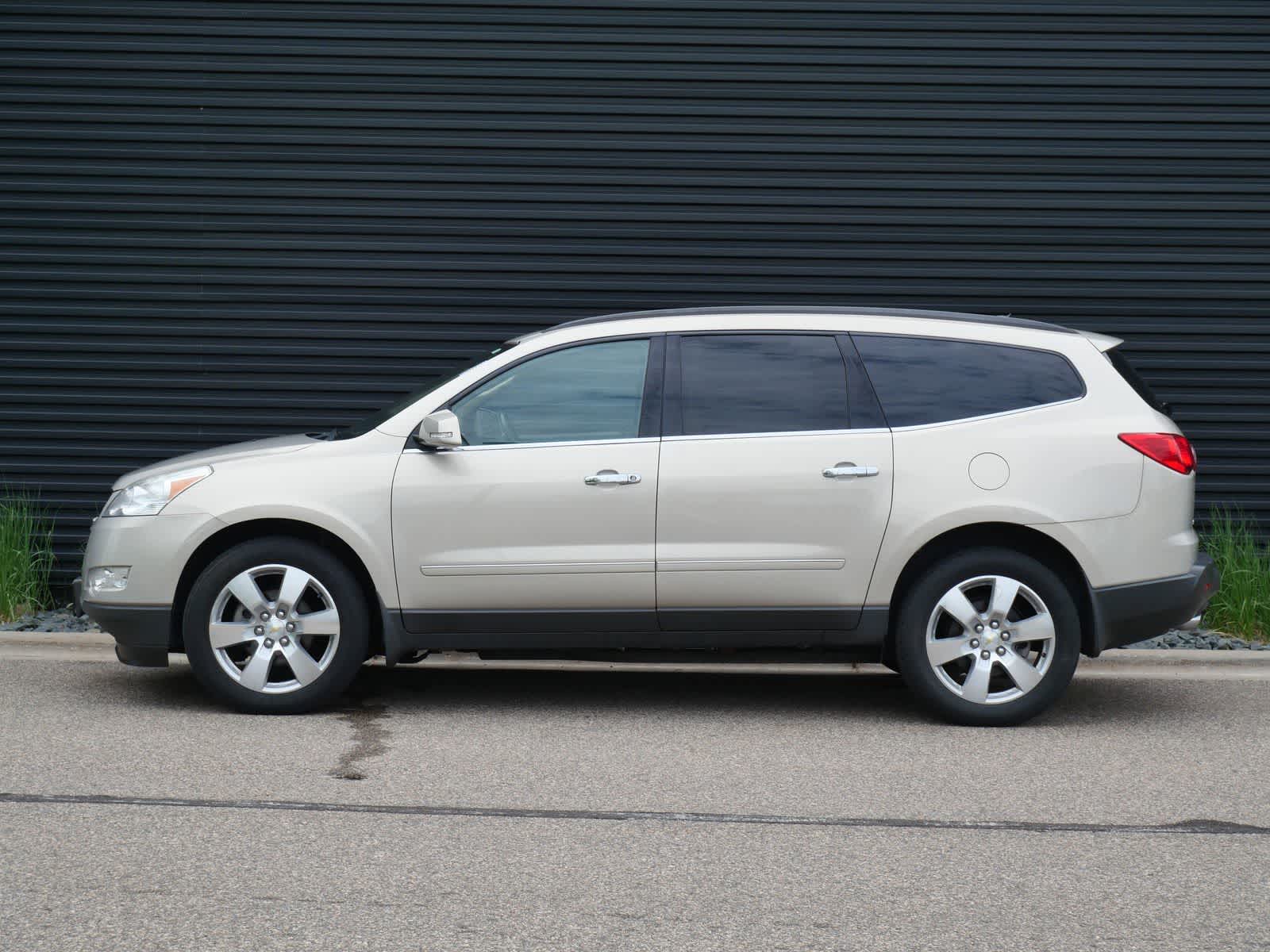 Thumbnail: 2011 Chevrolet Traverse - 2