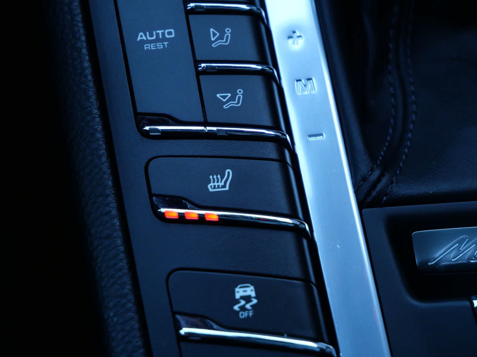 Thumbnail: 2021 Porsche Macan - 28