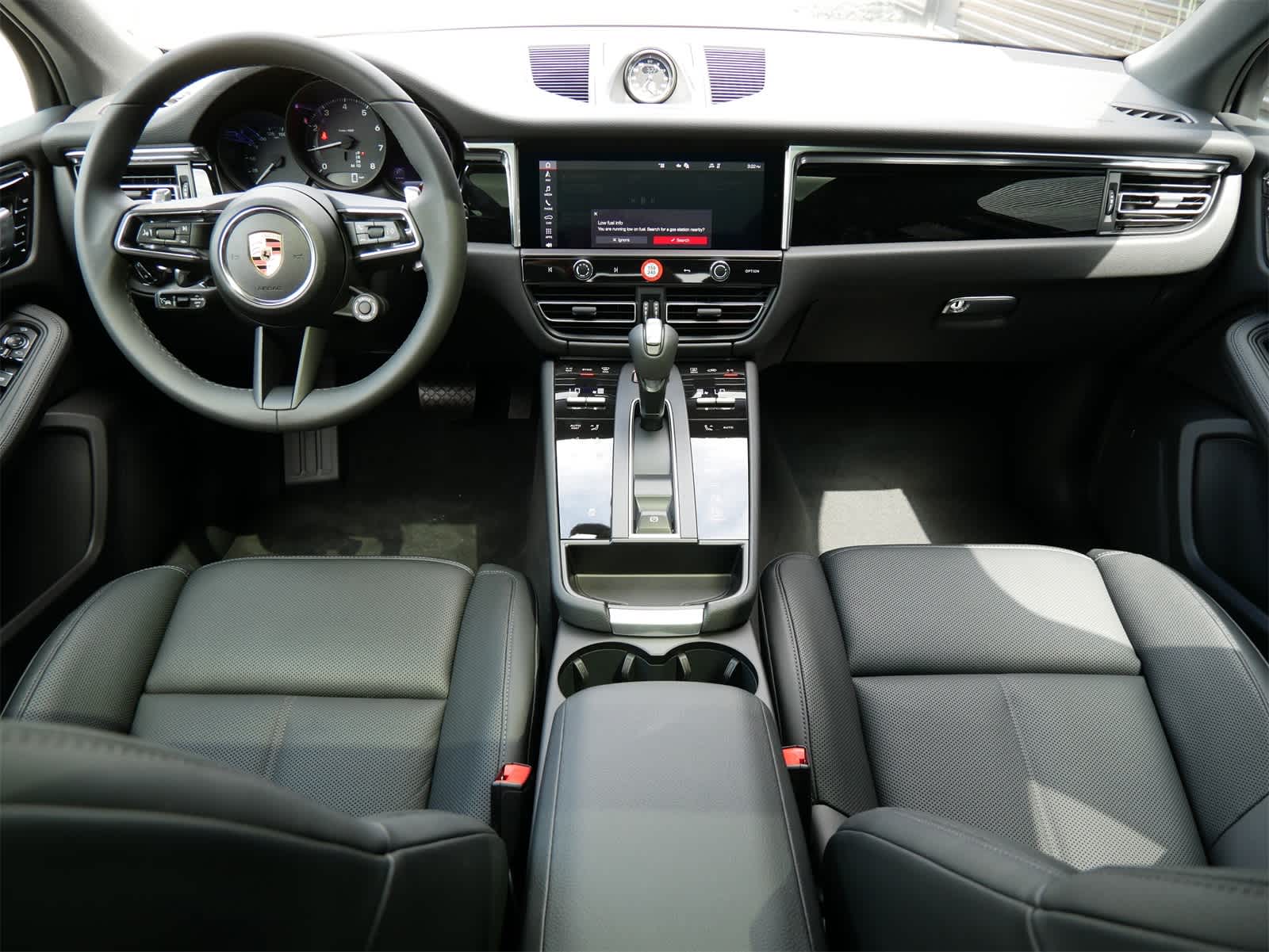 Thumbnail: 2025 Porsche Macan - 7