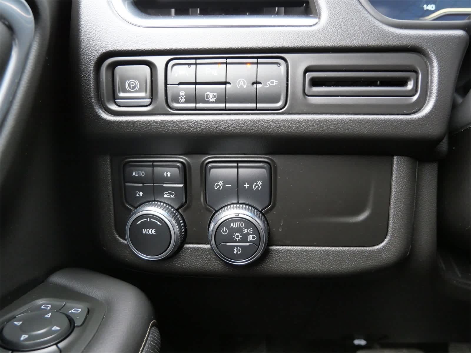 Thumbnail: 2022 GMC Yukon - 16