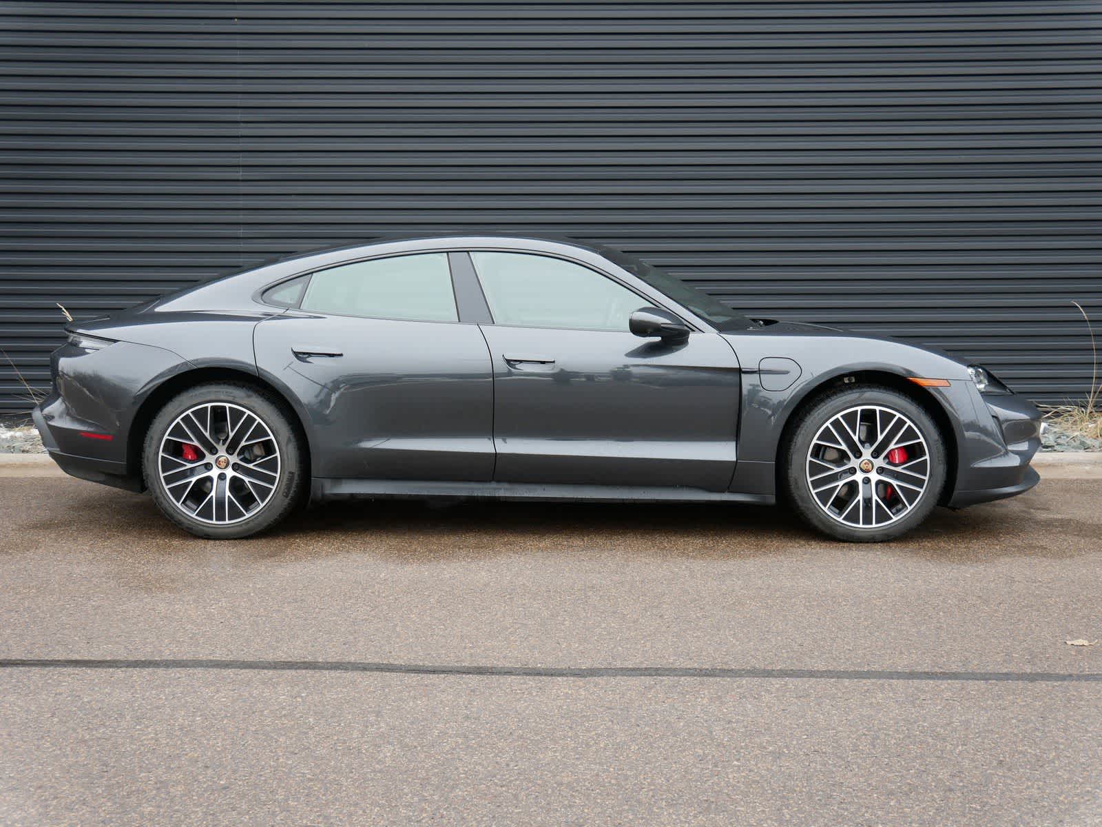 Thumbnail: 2021 Porsche Taycan - 26