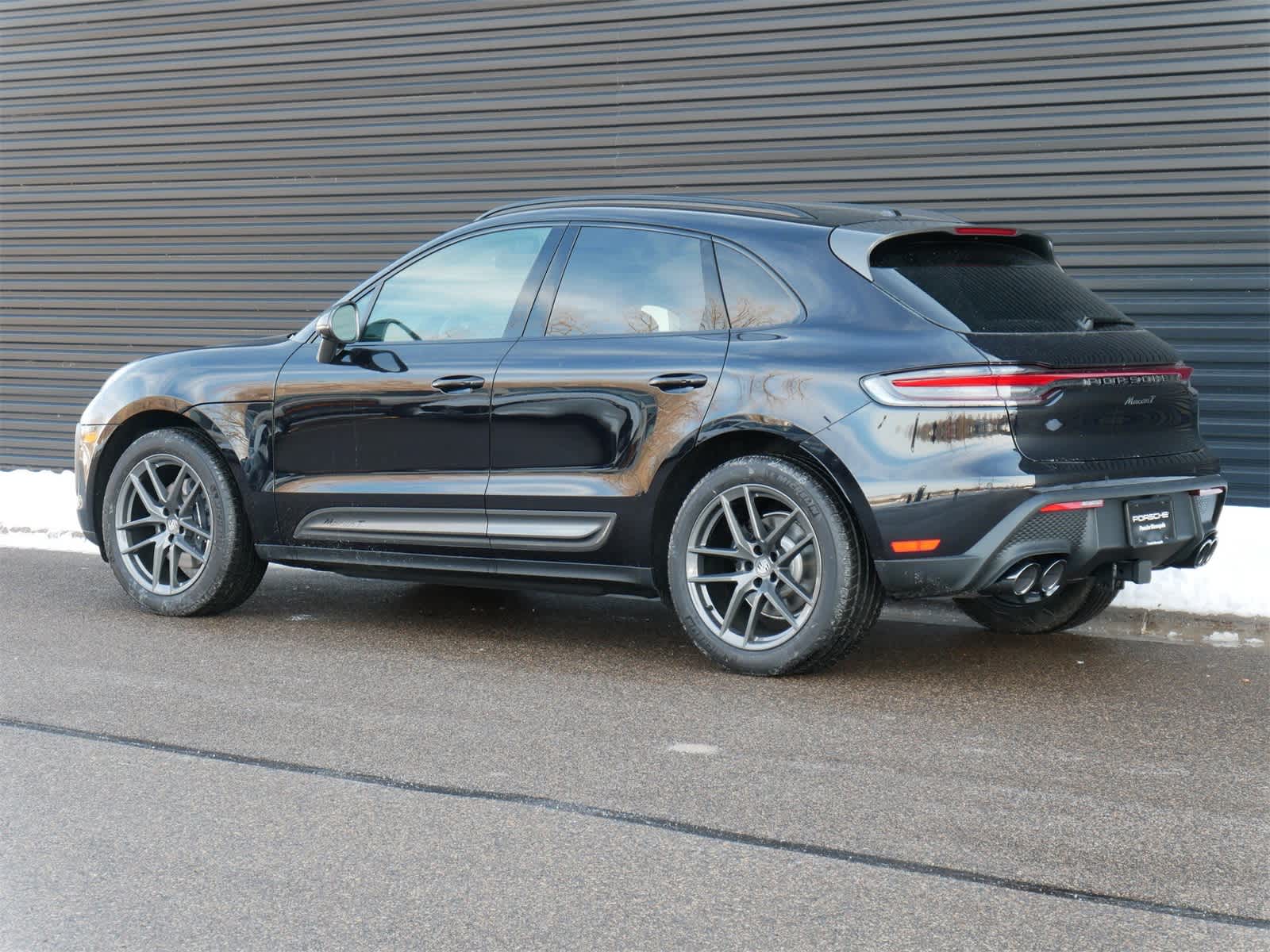 Thumbnail: 2025 Porsche Macan - 3