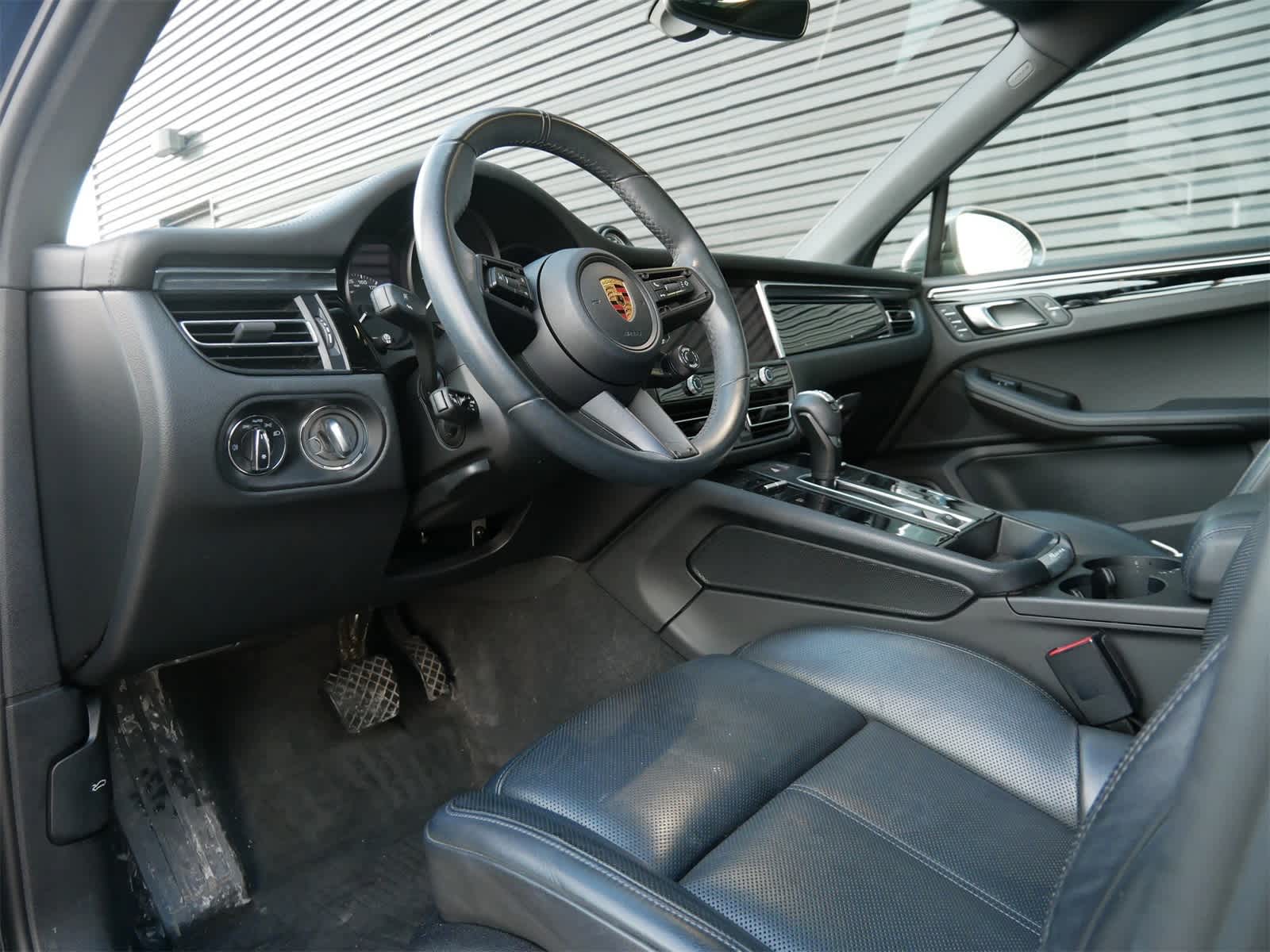 Thumbnail: 2023 Porsche Macan - 4