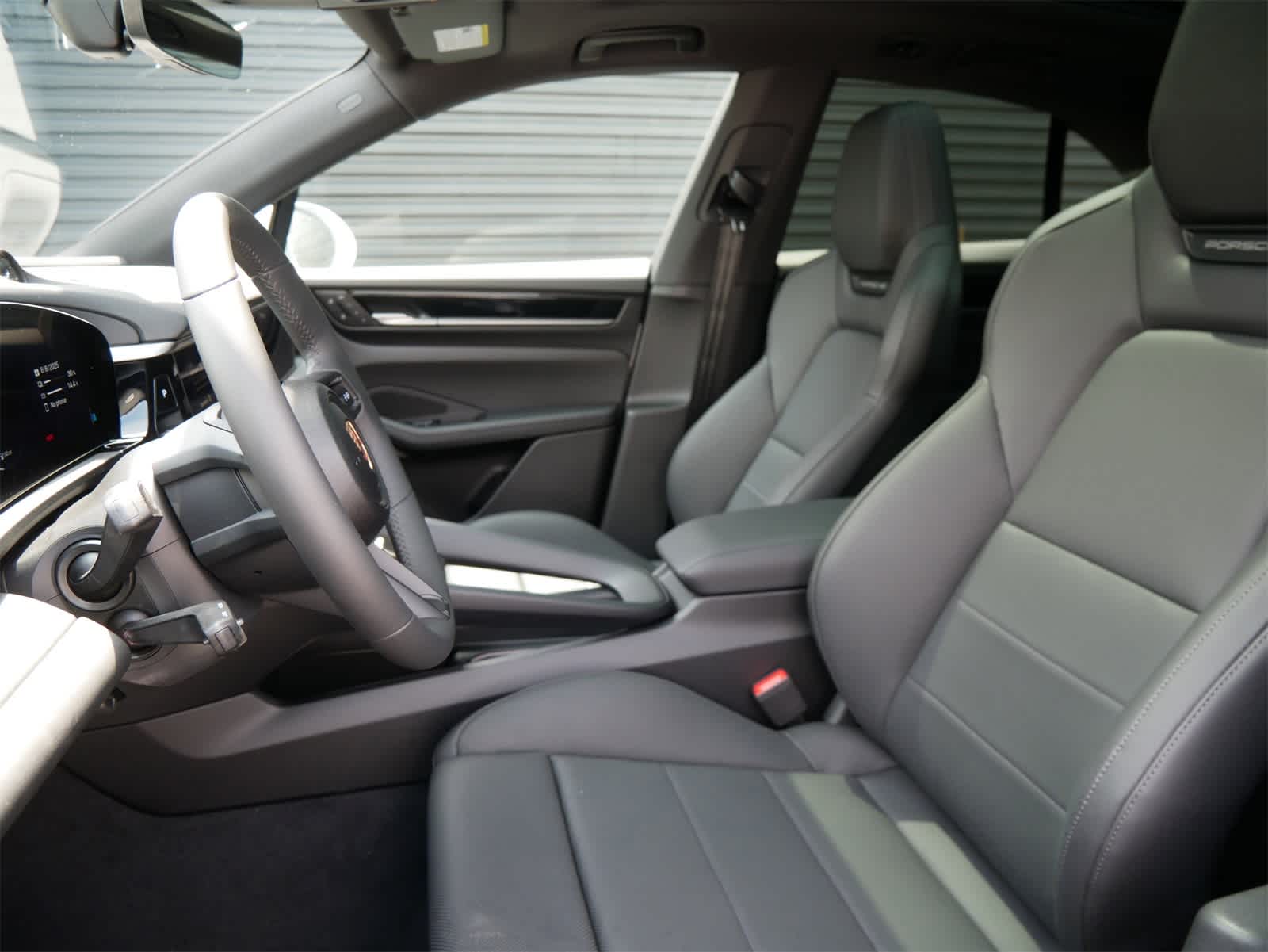 Thumbnail: 2025 Porsche Macan - 5