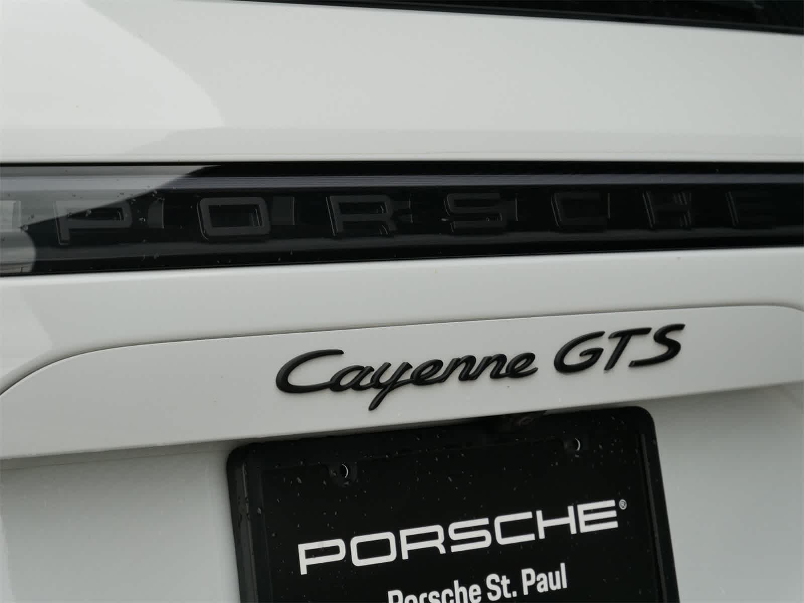 Thumbnail: 2022 Porsche Cayenne - 22
