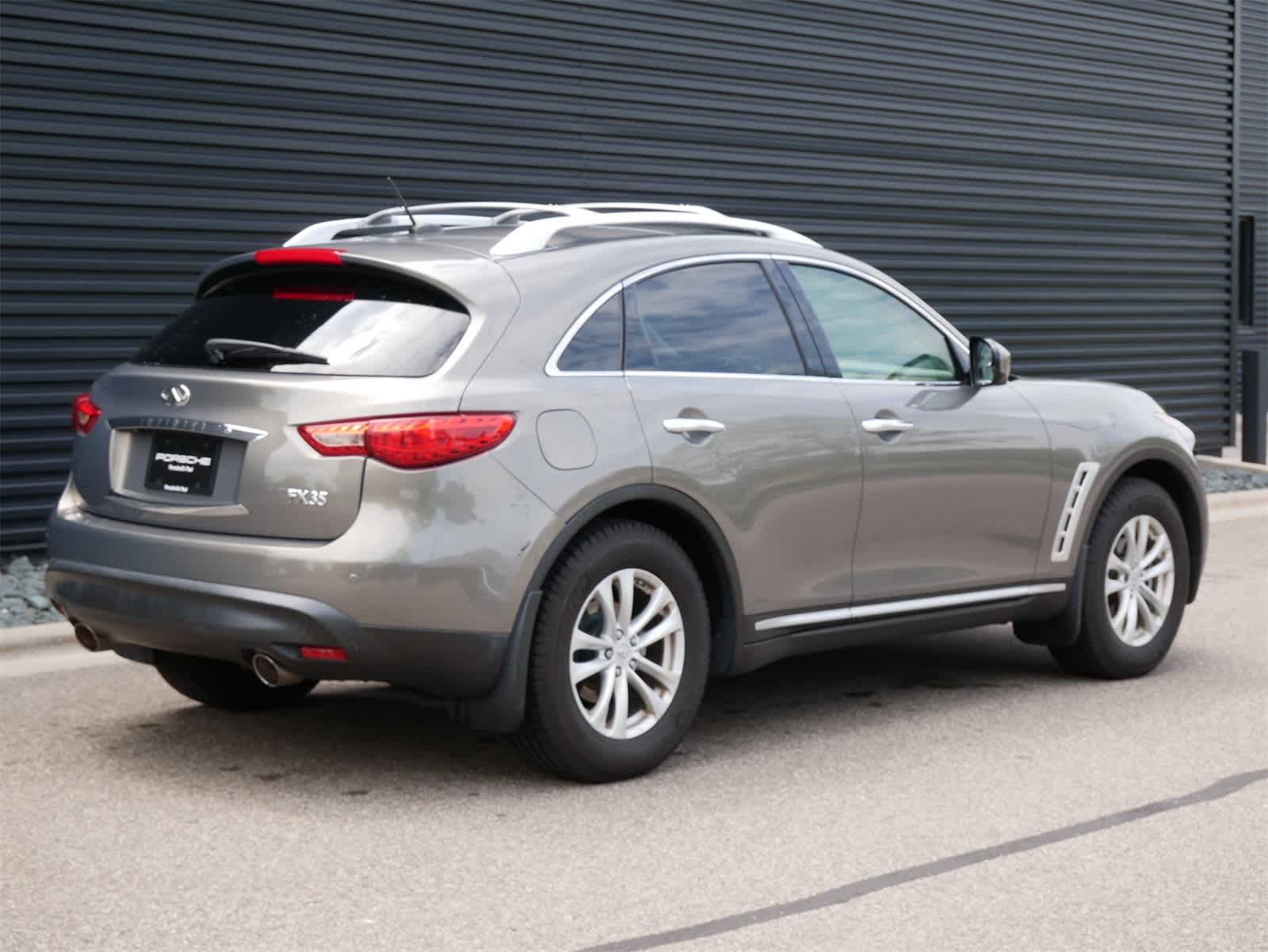 Thumbnail: 2010 INFINITI FX35 - 23