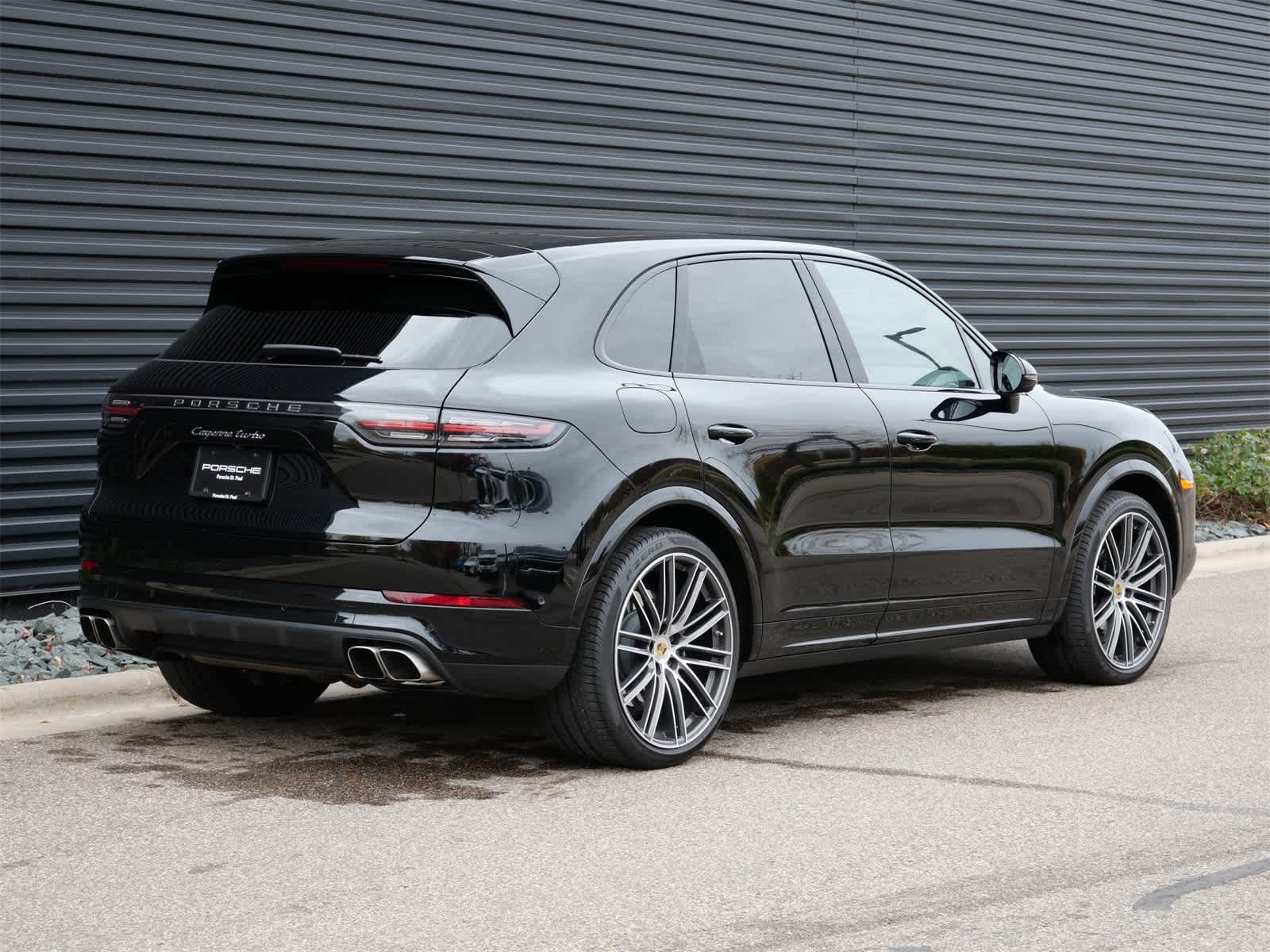 Thumbnail: 2022 Porsche Cayenne - 25