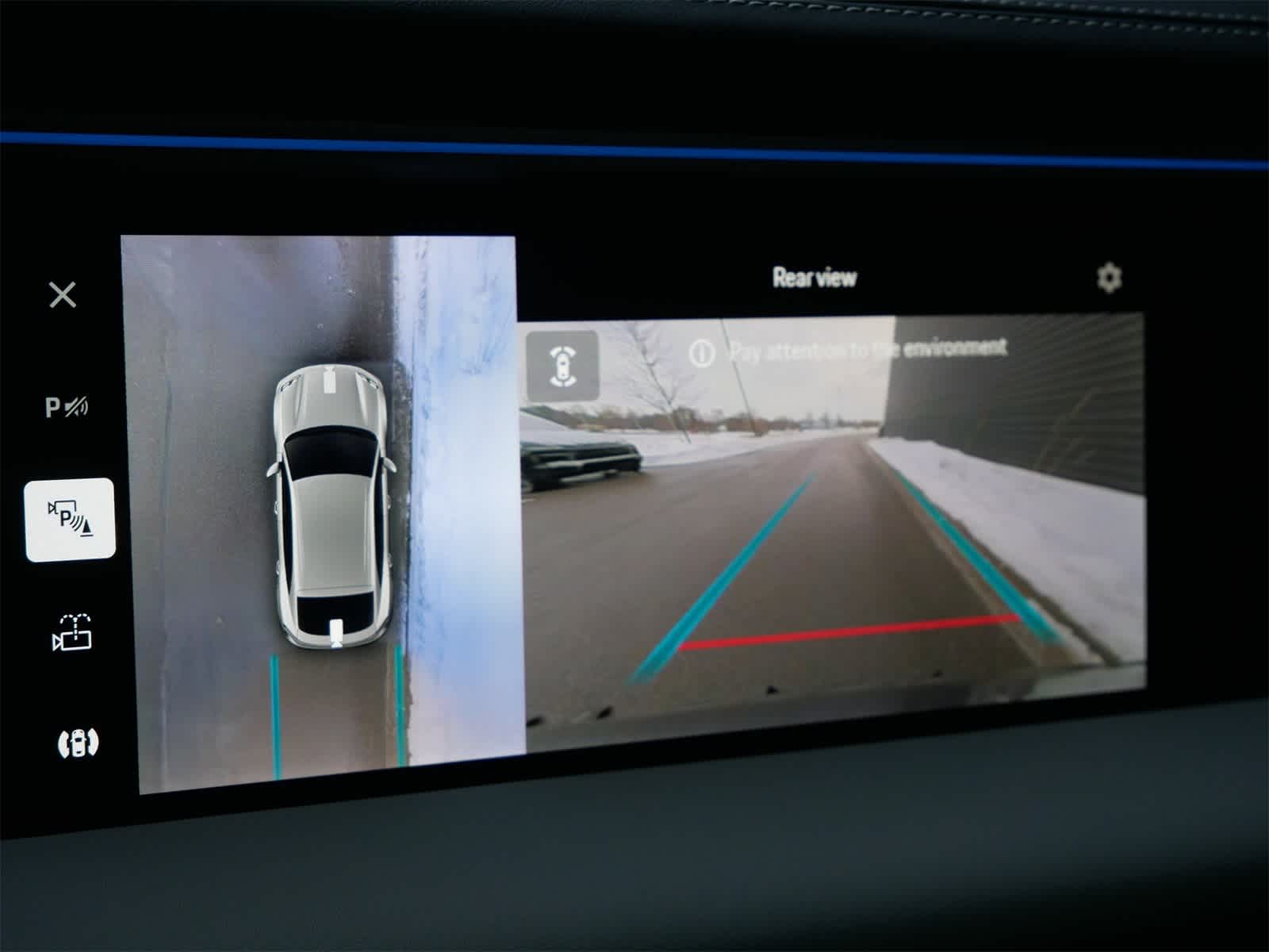 Thumbnail: 2025 Porsche Macan - 22