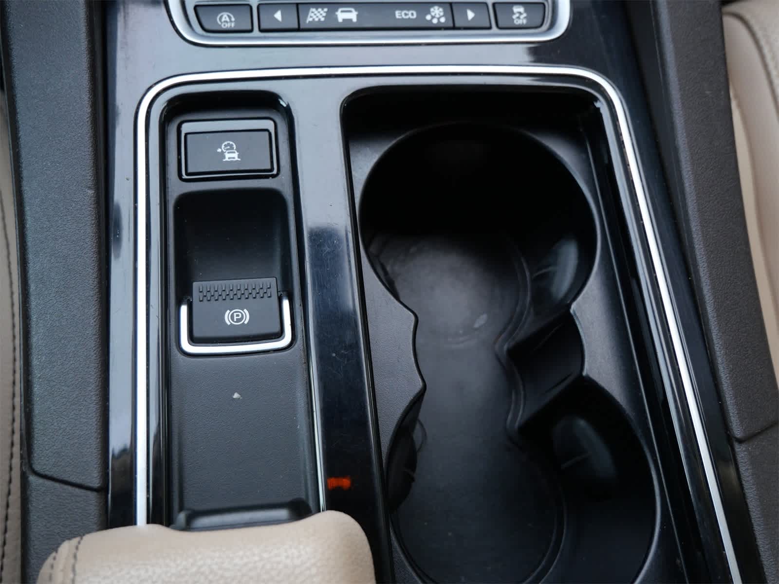 Thumbnail: 2018 Jaguar F-Pace - 15